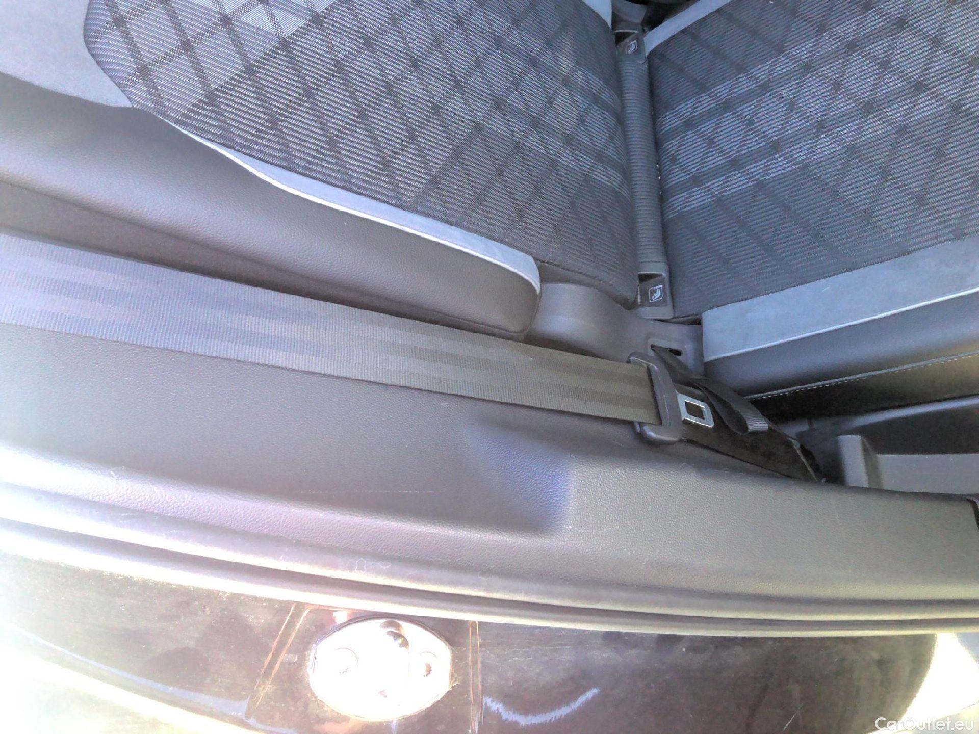  Volkswagen  Tiguan VOLKSWAGEN  / 2020 / 5P / todoterreno R-Line 2.0 TDI 110kW (150CV) DSG #47