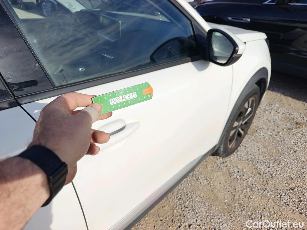  Peugeot  2008 PEUGEOT  / 2019 / 5P / todoterreno Allure BlueHDI 81kW (110CV) #37