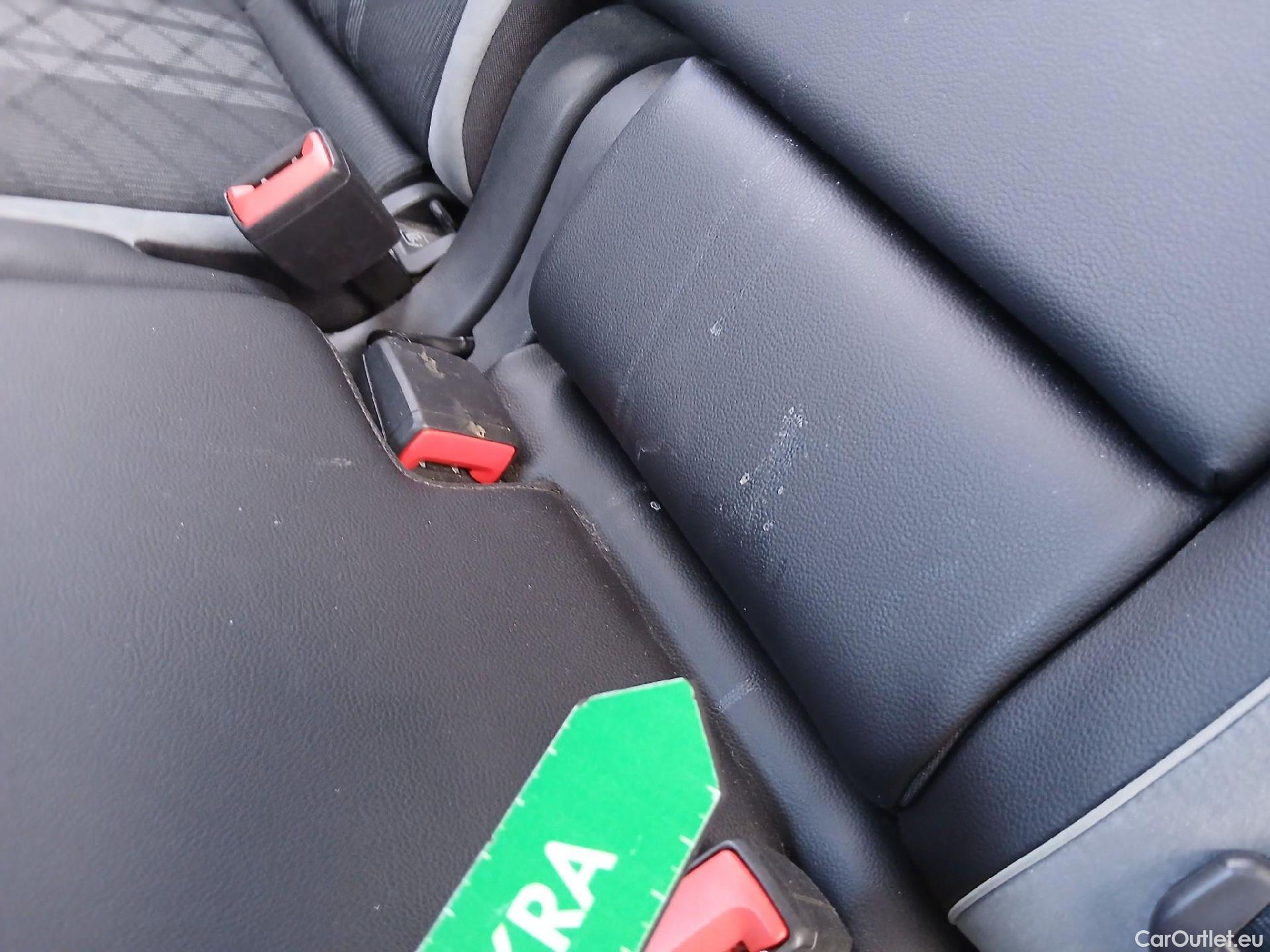  Volkswagen  Tiguan VOLKSWAGEN  / 2020 / 5P / todoterreno R-Line 2.0 TDI 110kW (150CV) DSG #22