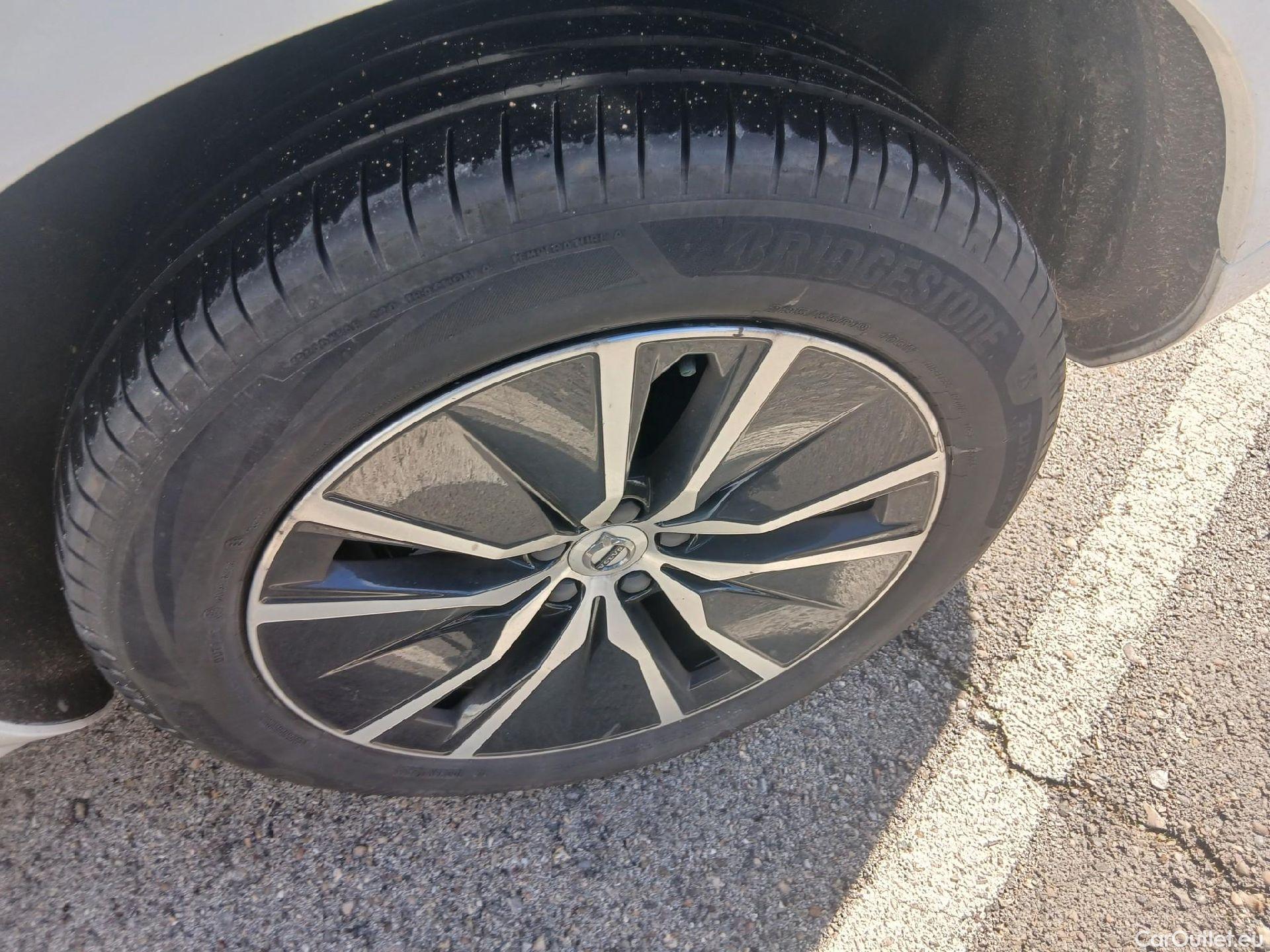  Volvo  XC90 VOLVO  / 2019 / 5P / todoterreno 2.0 B5 D AWD Momentum Pro Auto #6