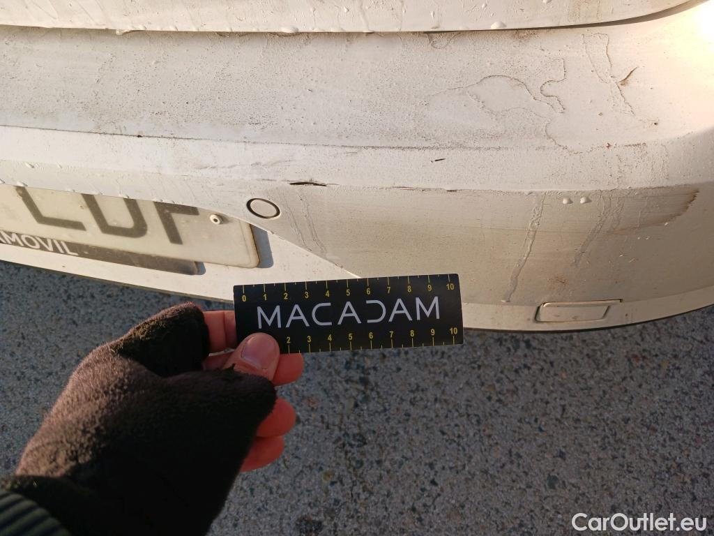  Volkswagen  Golf  VOLKSWAGEN / 2016 / 5P / berlina con portón Last Edition 1.6 TDI 85kW (115CV) #16