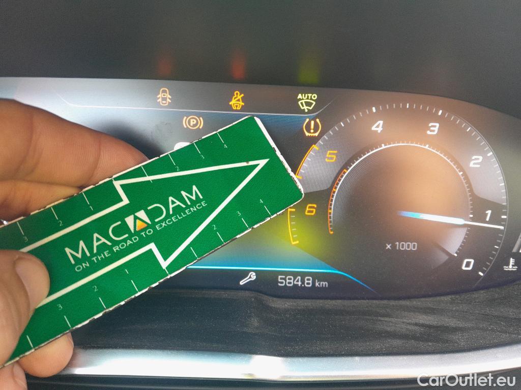  Peugeot  3008 PEUGEOT  / 2020 / 5P / todoterreno 1.5 BlueHDi 96kW (130CV) S&S Active Pack #25