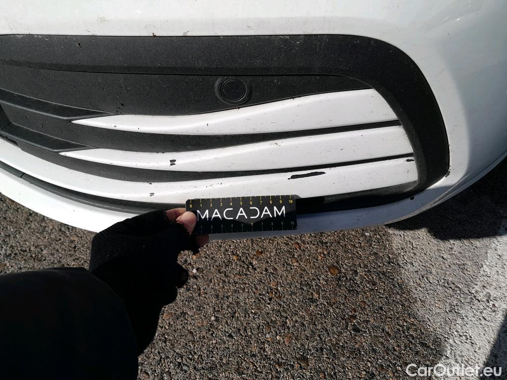  Volkswagen  Golf  VOLKSWAGEN / 2020 / 5P / berlina con portón Life 2.0 TDI 85kW (115CV) #11