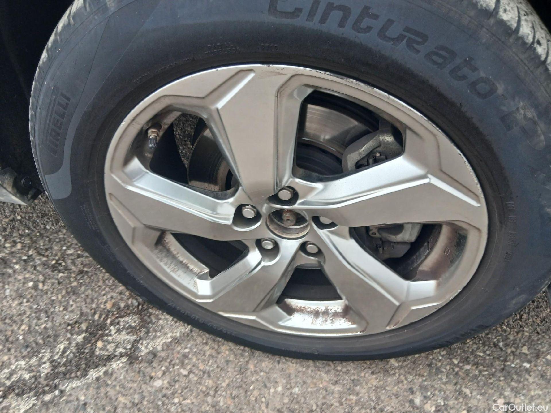  Toyota  RAV4 TOYOTA  / 2018 / 5P / todoterreno 2.5l Advance #35