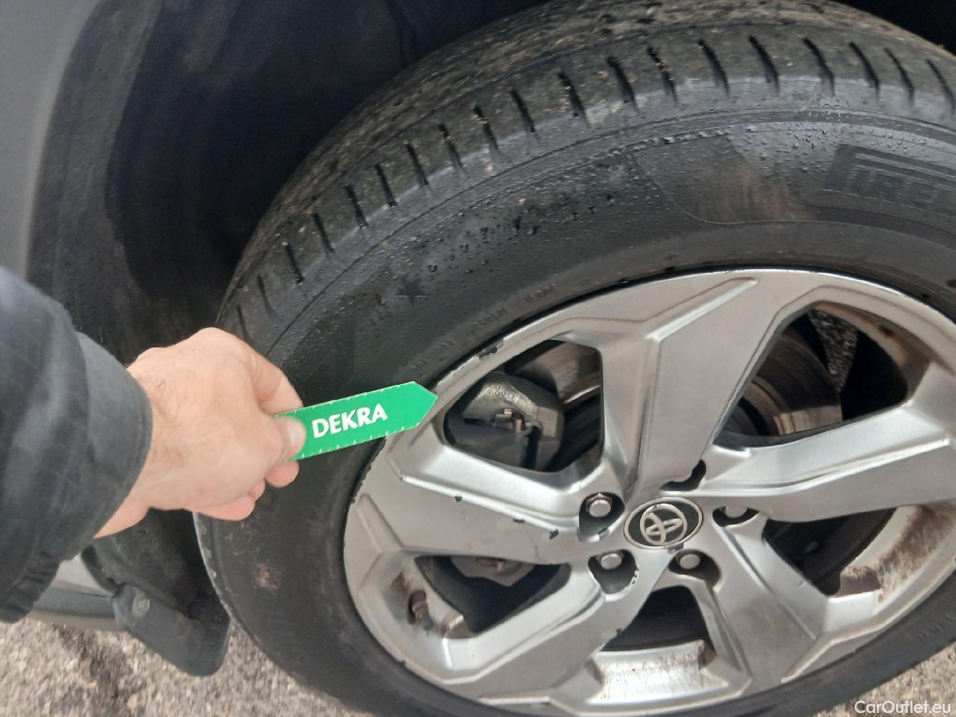  Toyota  RAV4 TOYOTA  / 2018 / 5P / todoterreno 2.5l Advance #7