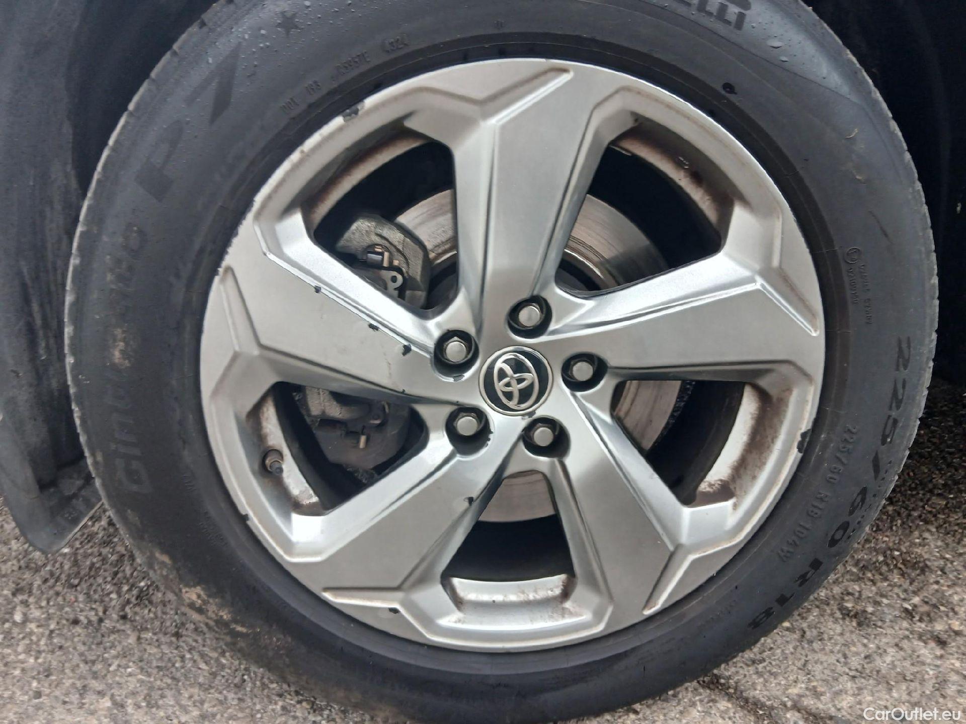  Toyota  RAV4 TOYOTA  / 2018 / 5P / todoterreno 2.5l Advance #8