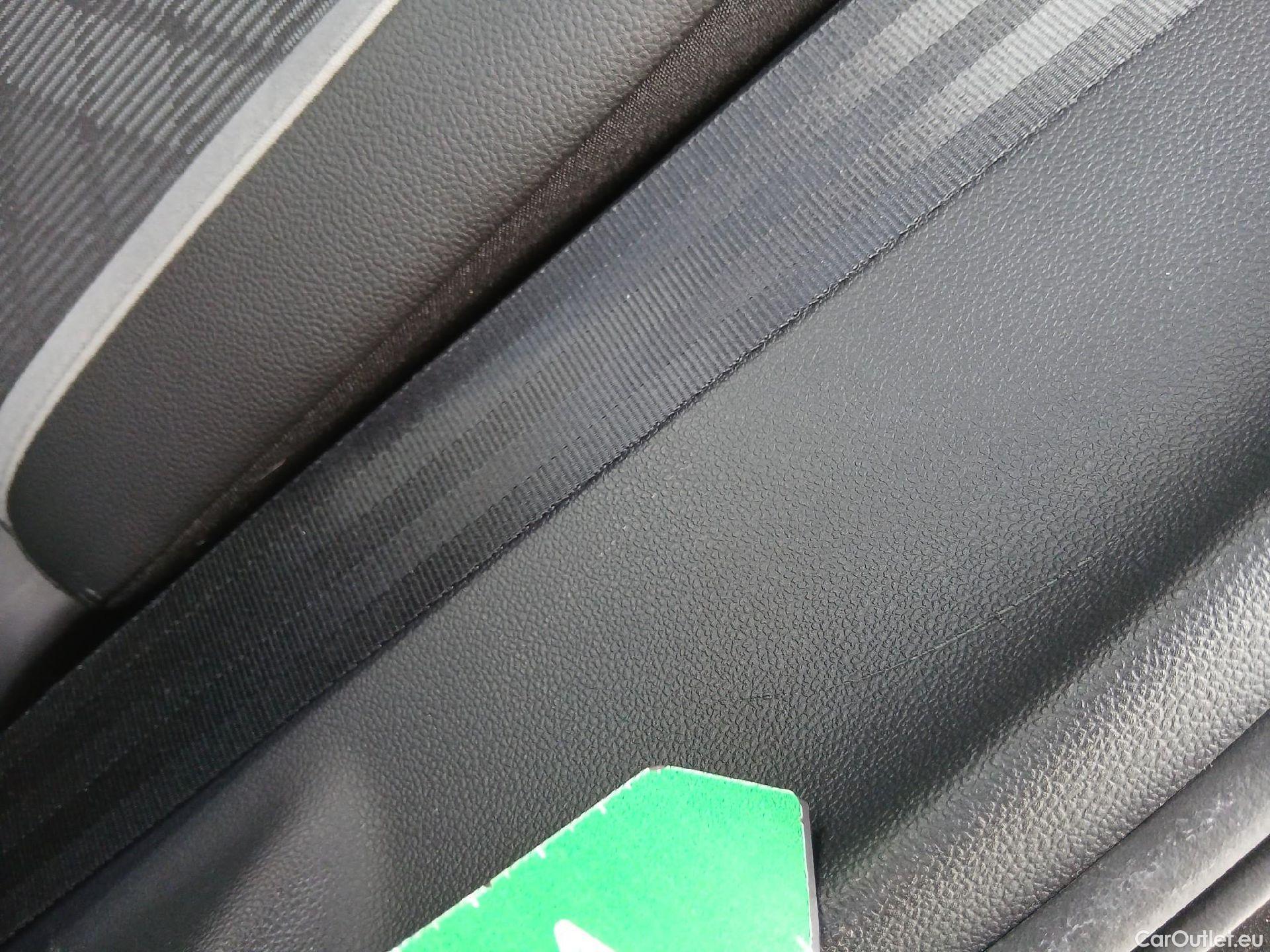  Volkswagen  Tiguan VOLKSWAGEN  / 2020 / 5P / todoterreno R-Line 2.0 TDI 110kW (150CV) DSG #18