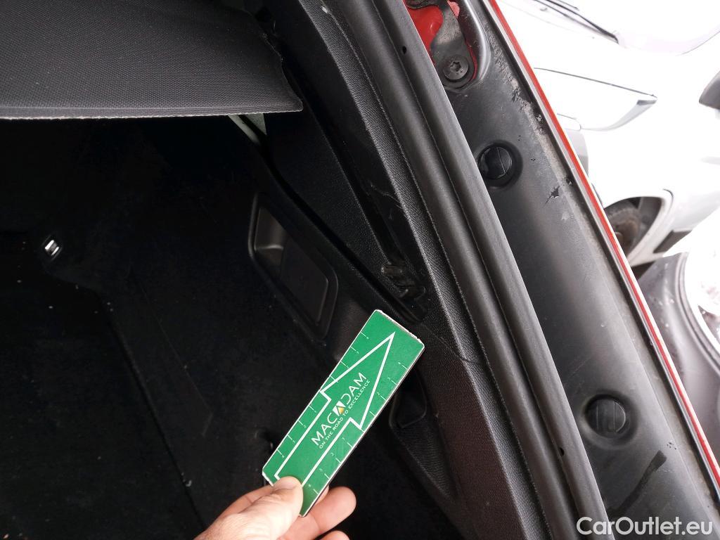  Peugeot  508 PEUGEOT  / 2018 / 5P / familiar SW Allure Pack BlueHDi 130 S&S EAT8 #4