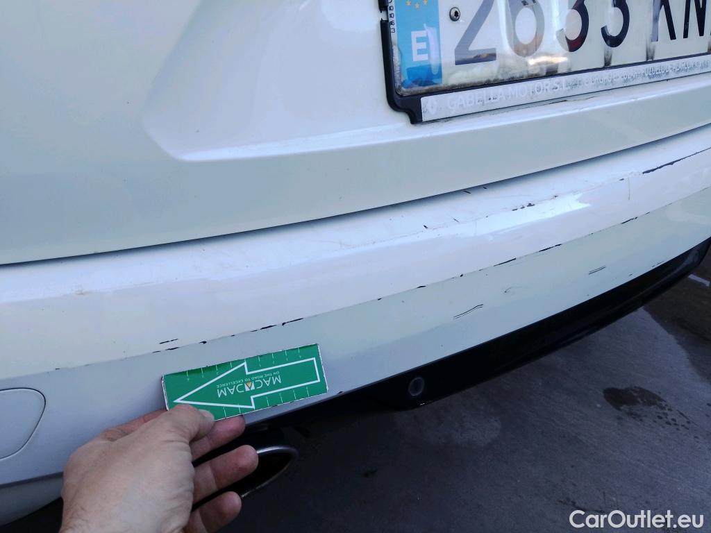  Renault  Megane RENAULT Mégane / 2015 / 5P / familiar Sp. Tourer Zen En. dCi 81kW (110CV) #17