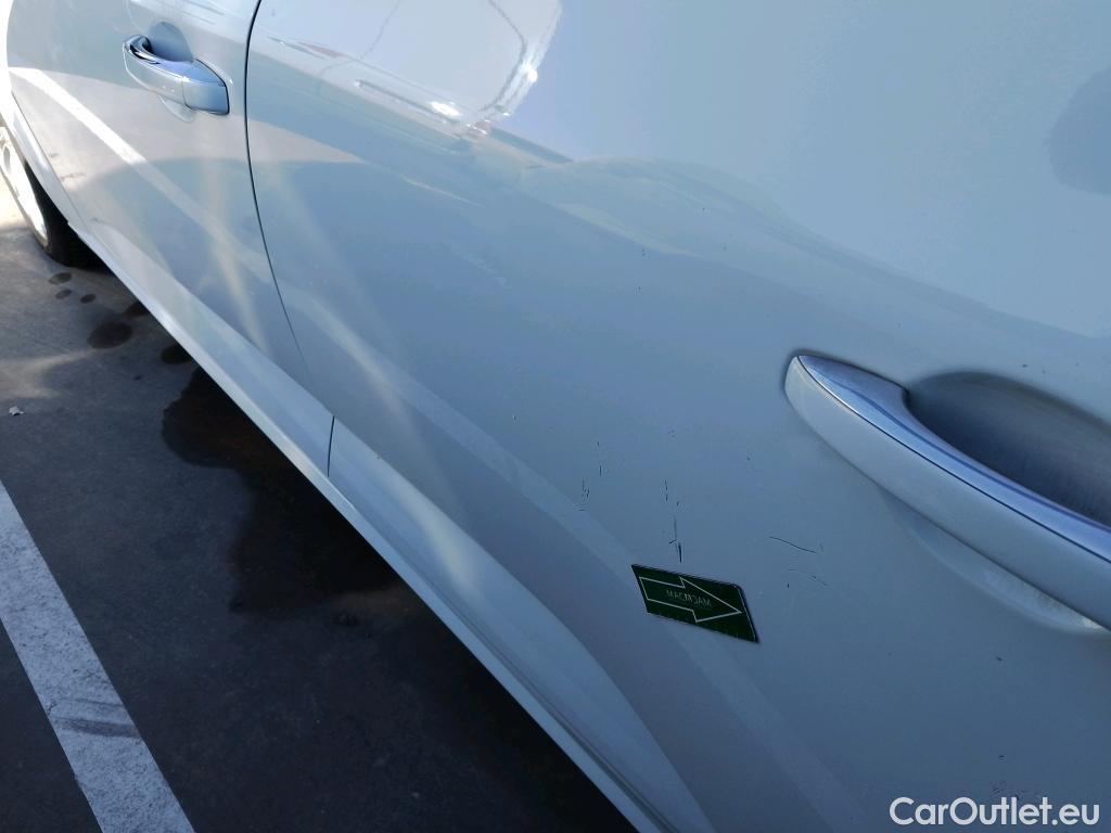  Renault  Megane RENAULT Mégane / 2015 / 5P / familiar Sp. Tourer Zen En. dCi 81kW (110CV) #9