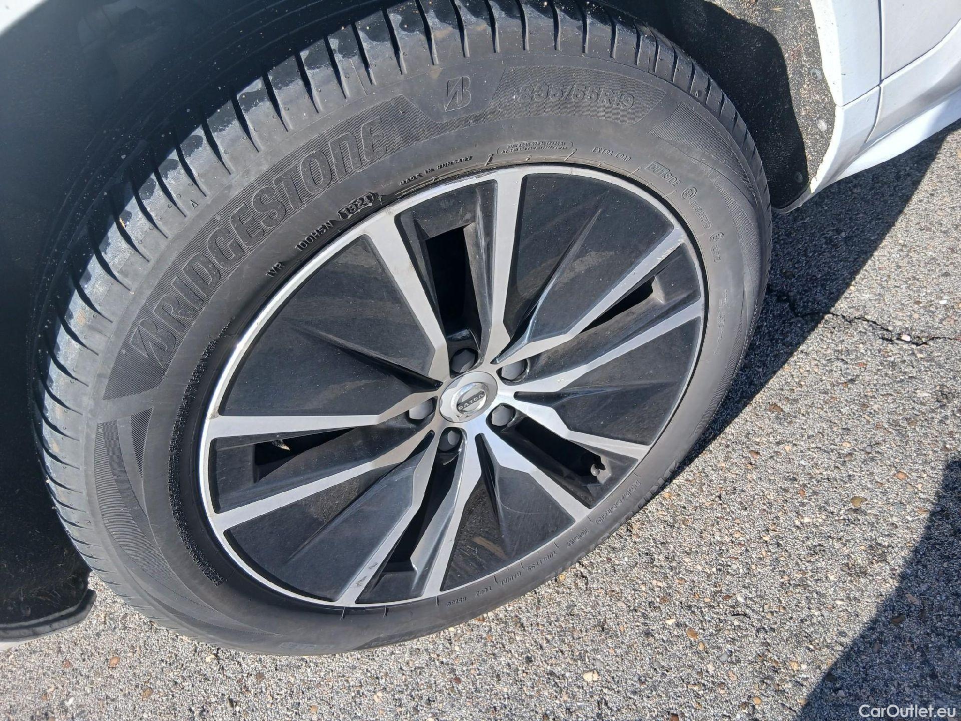  Volvo  XC90 VOLVO  / 2019 / 5P / todoterreno 2.0 B5 D AWD Momentum Pro Auto #13