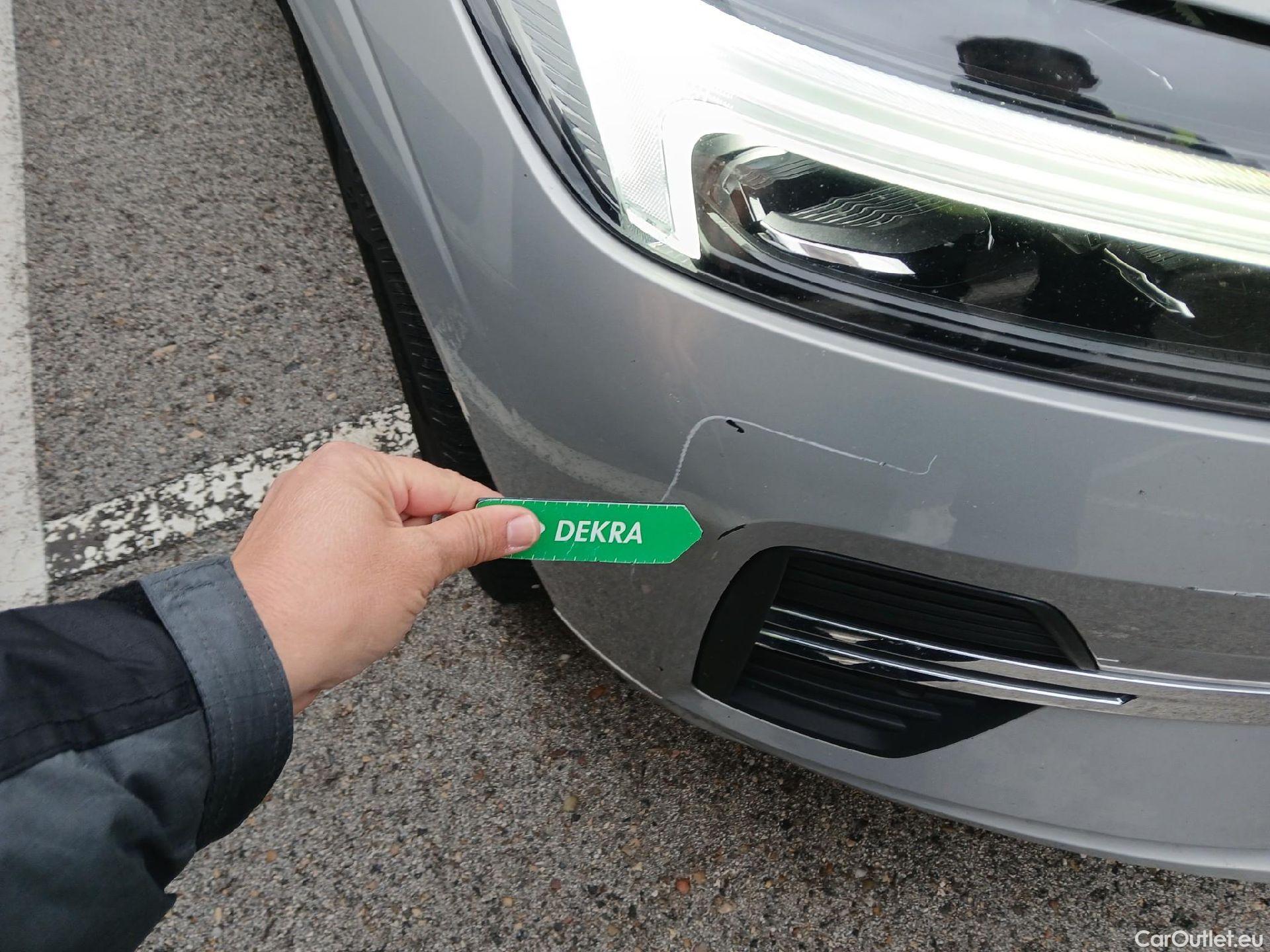  Volvo  XC60 VOLVO  / 2017 / 5P / todoterreno 2.0 B4 D Momentum Pro Auto #2