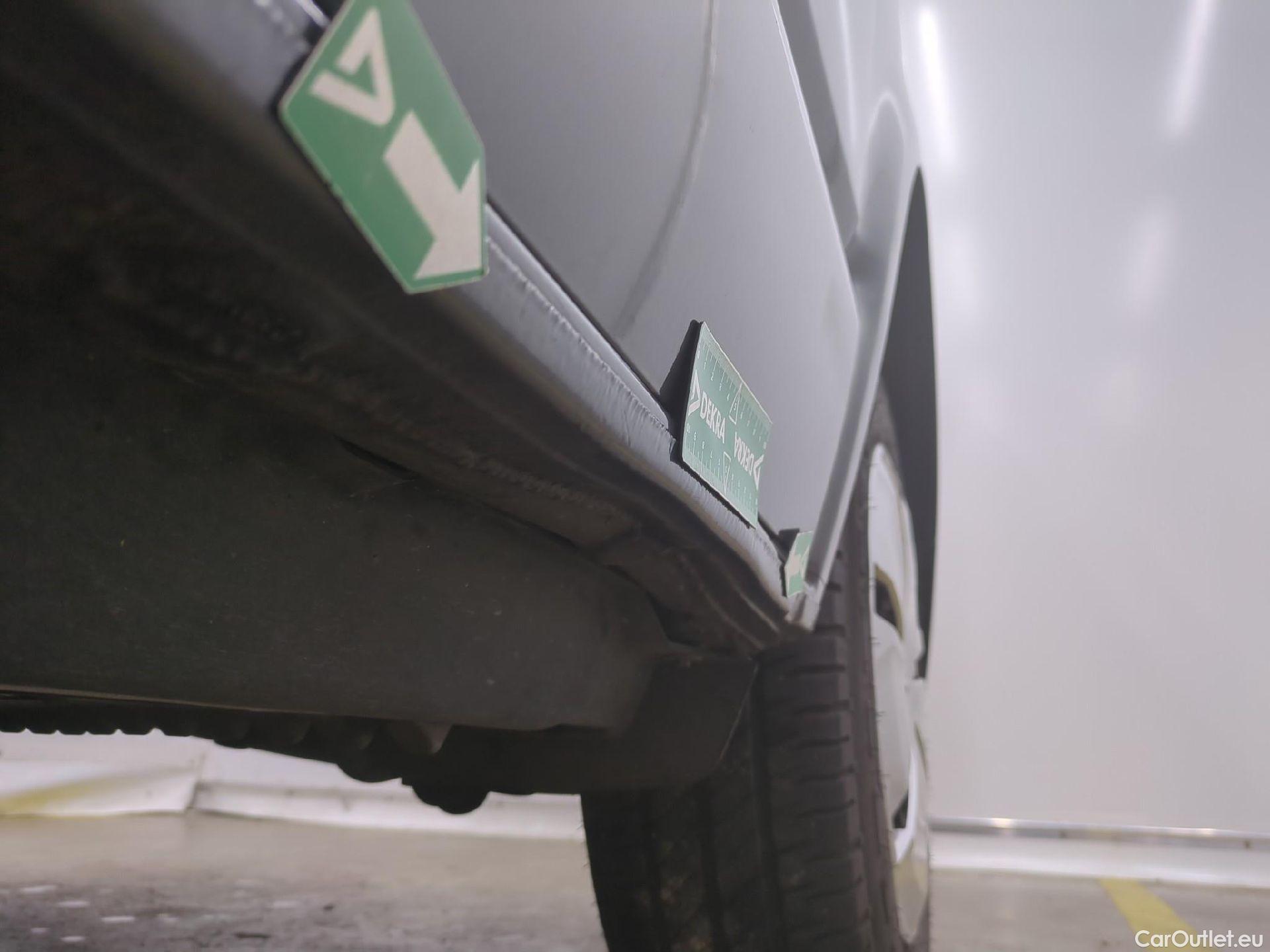  Volkswagen  Transporter VOLKSWAGEN  / 2019 / 4P / Fourgon tôlé 2.0 TDi 150 DSG7 L1H1 Business Plus #6