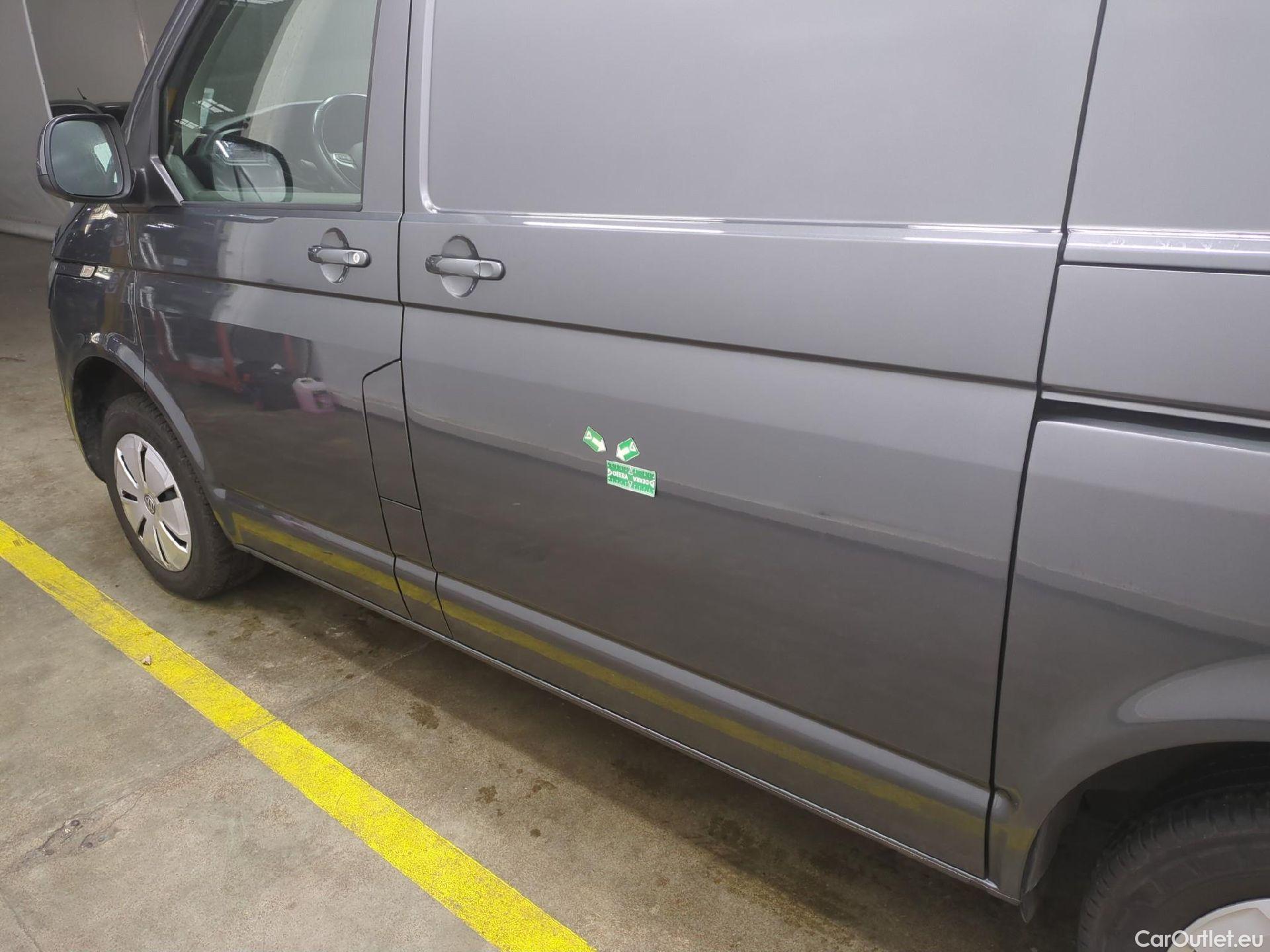  Volkswagen  Transporter VOLKSWAGEN  / 2019 / 4P / Fourgon tôlé 2.0 TDi 150 DSG7 L1H1 Business Plus #8