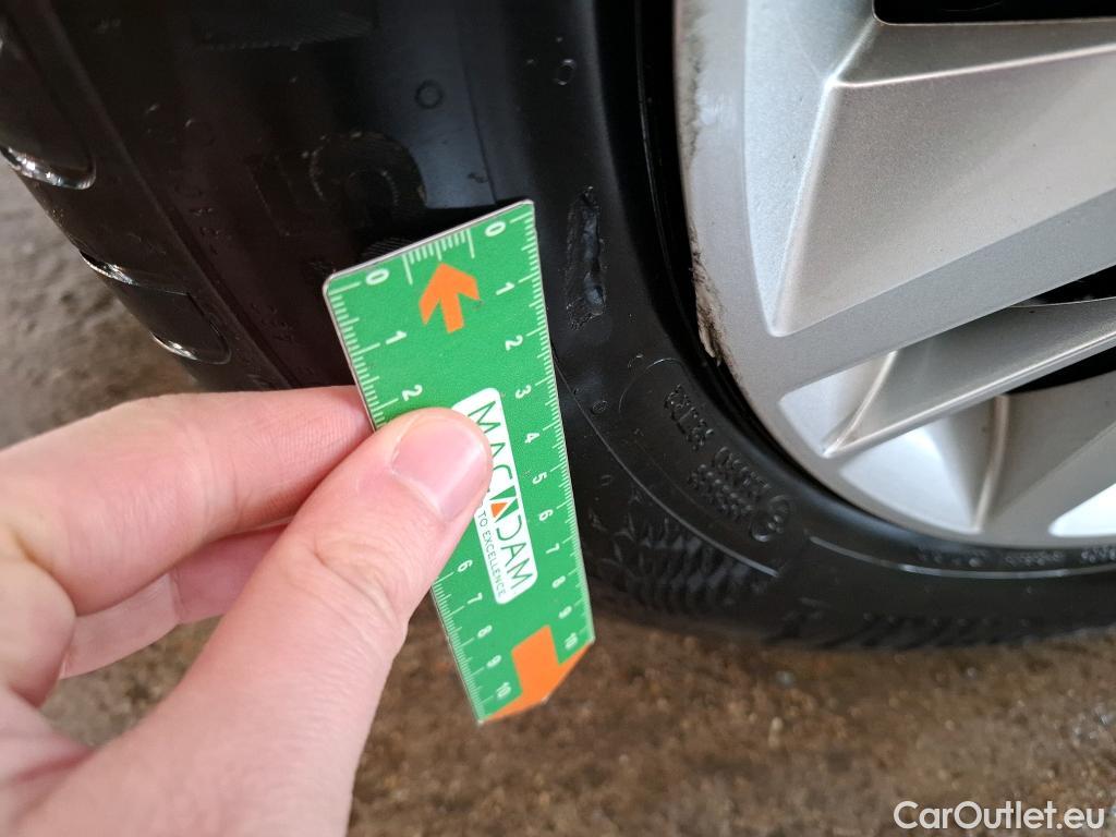  Peugeot  208  Premium 1.2 PureTech 75CV BVM5 E6d #9