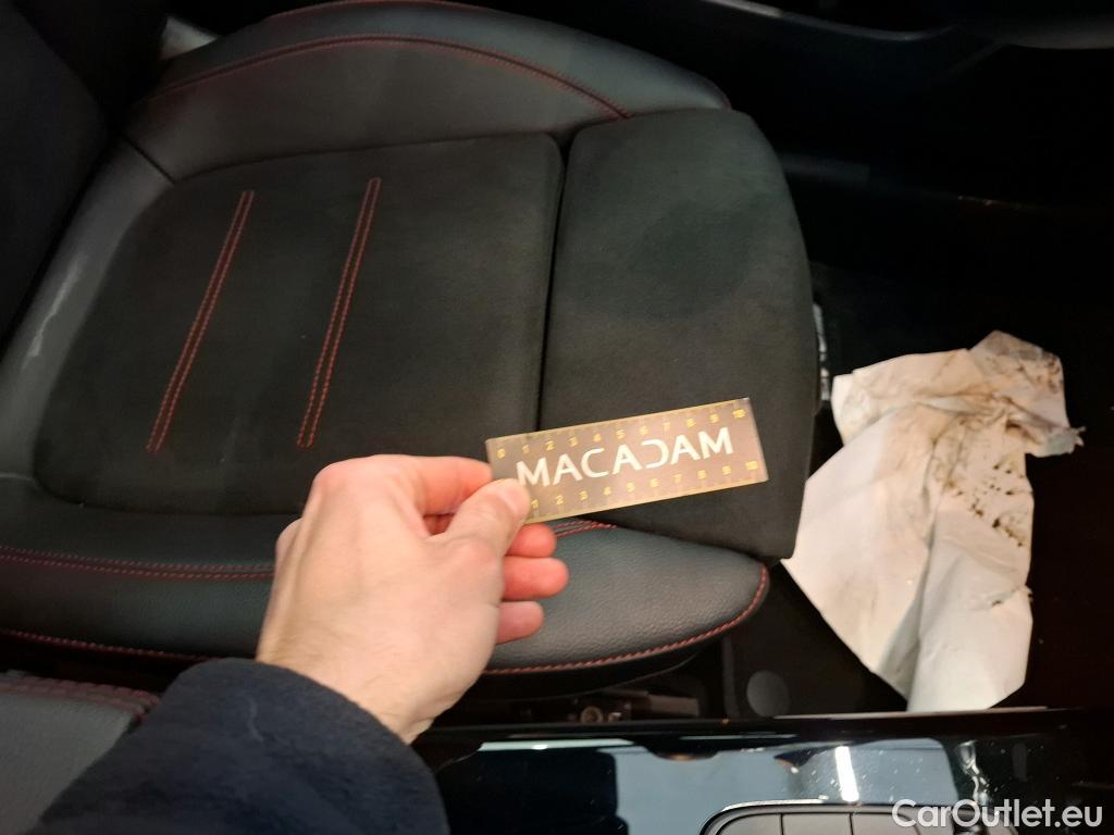  Mercedes  A-Klasse MERCEDES-BENZ Classe A Compact / 2018 / 5P / Berline A 180 AMG Line 7G-DCT #4