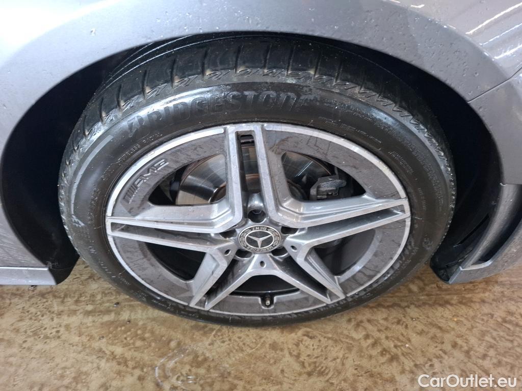  Mercedes  A-Klasse MERCEDES-BENZ Classe A Compact / 2018 / 5P / Berline A 180 AMG Line 7G-DCT #9