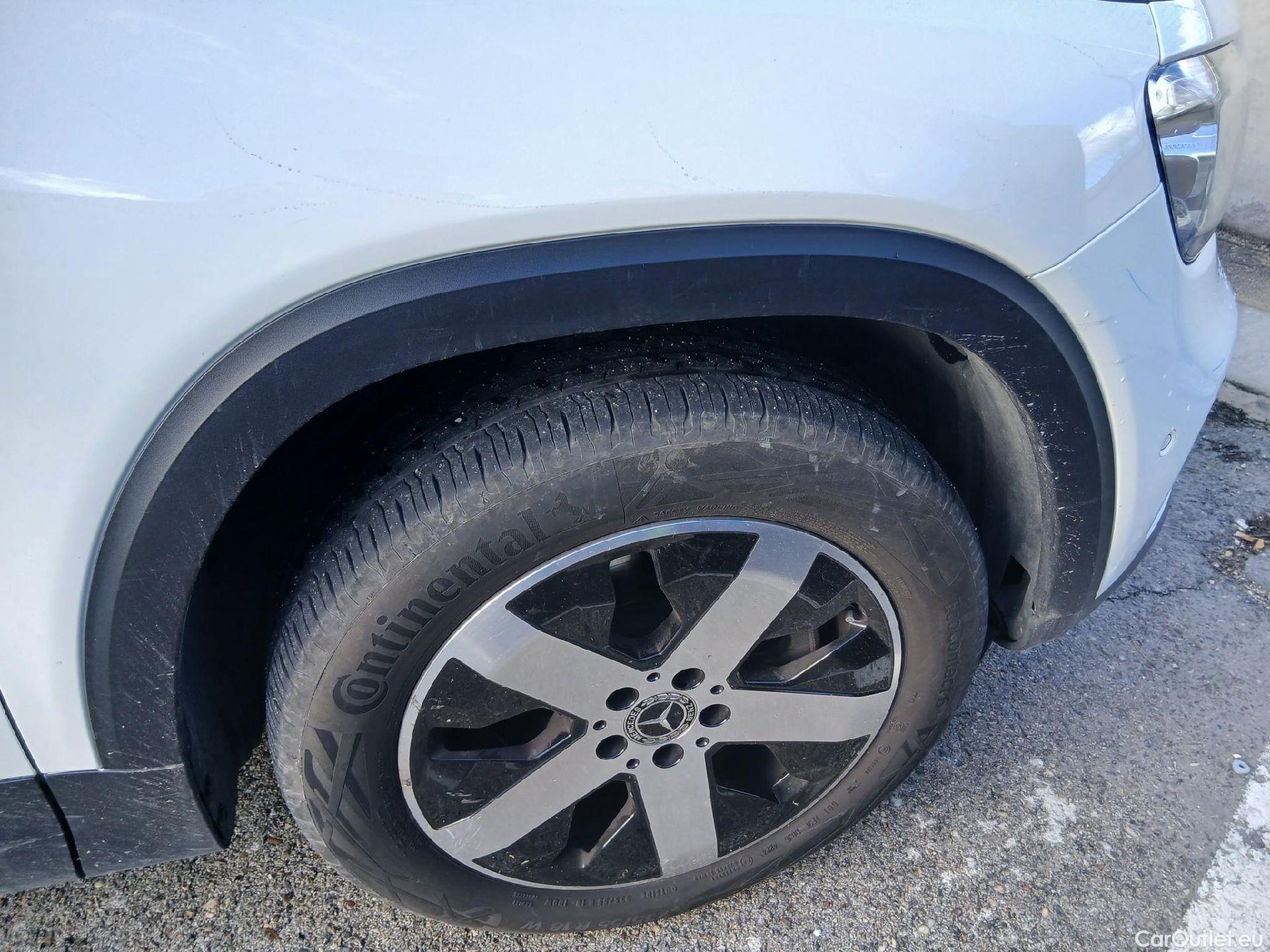  Mercedes  GLB MERCEDES-BENZ  / 2019 / 5P / todoterreno 2.0  200 D 4MATIC DCT 110KW (150CV) #51