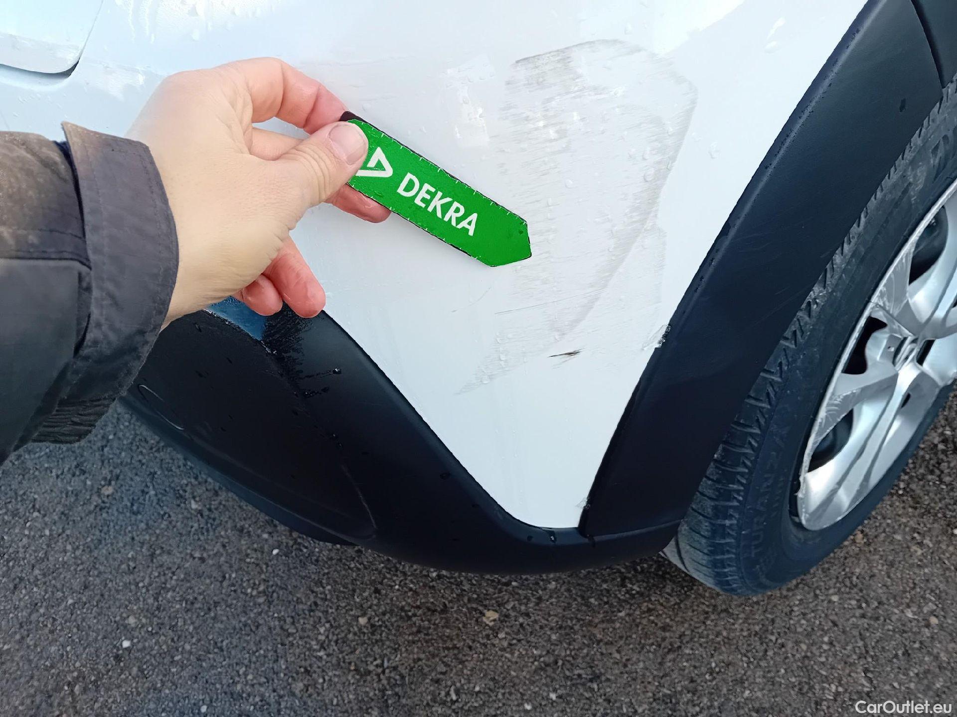  Citroen  C3  Live Pack 1.5 BlueHDi 100CV MT6 E6d #15