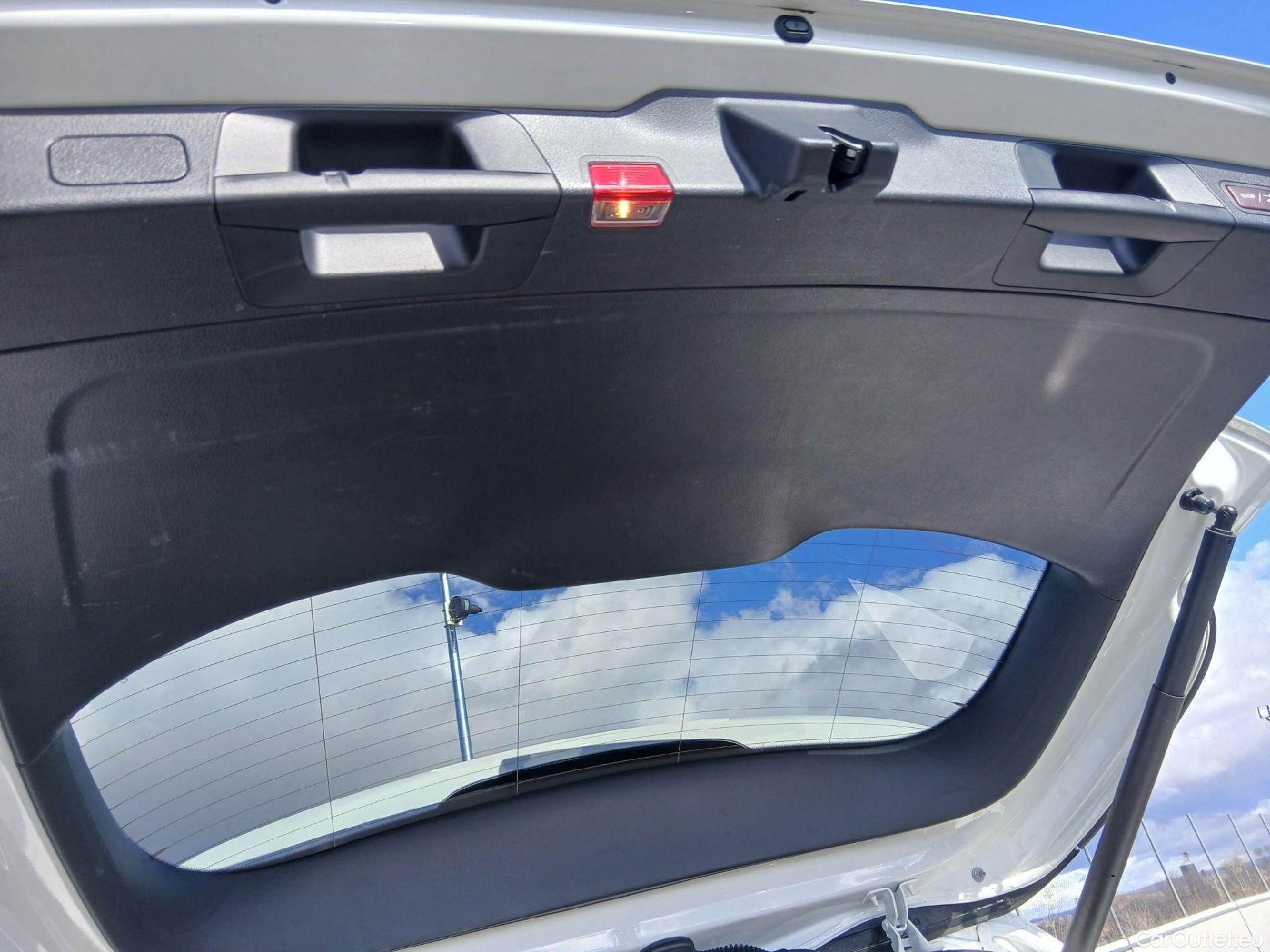  Mercedes  GLB MERCEDES-BENZ  / 2019 / 5P / todoterreno 2.0  200 D 4MATIC DCT 110KW (150CV) #35