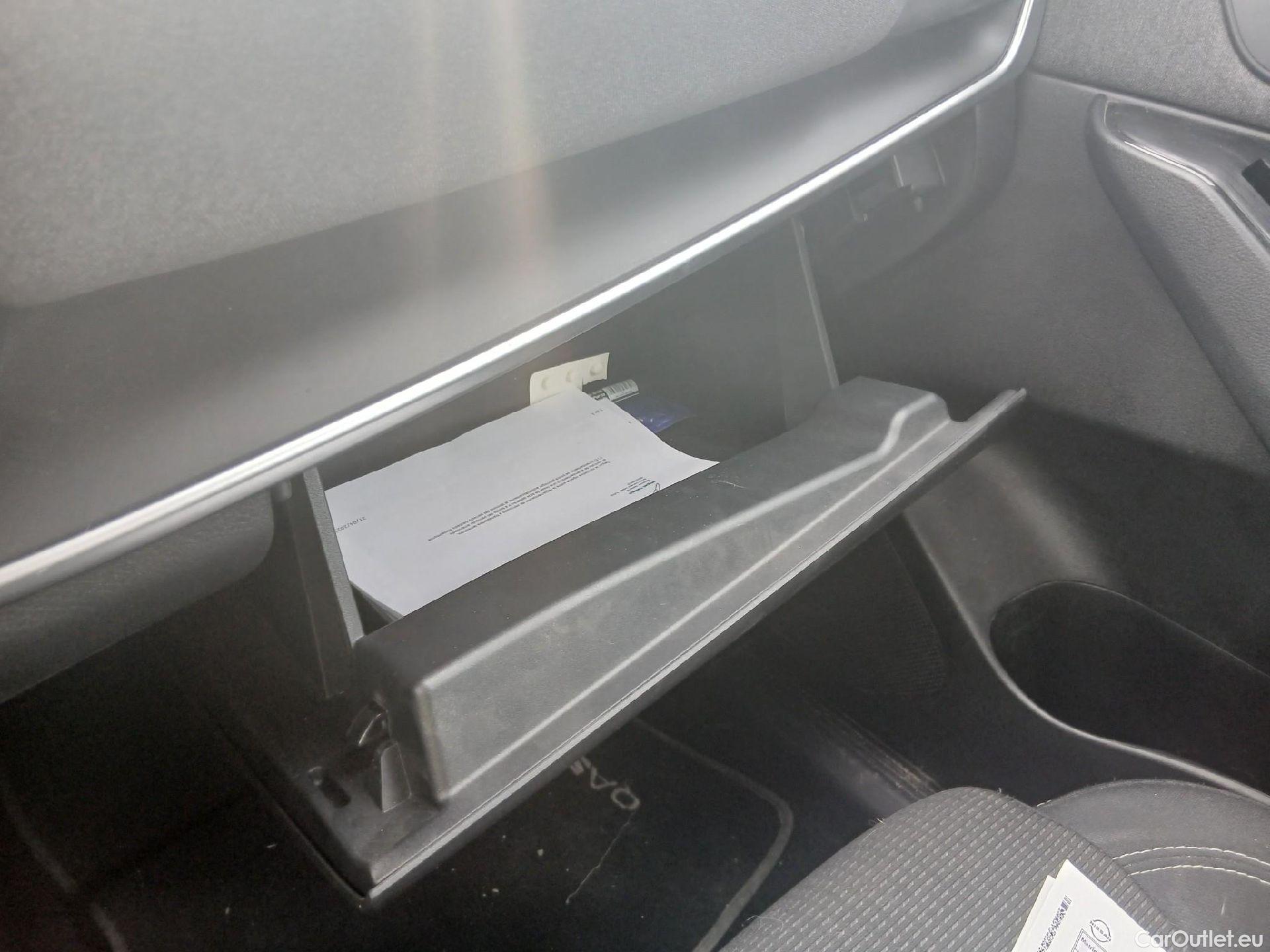  Land Rover  Discovery NISSAN QASHQAI / 2024 / 5P / todoterreno DIG-T 103kW (140CV) mHEV 4x2 Acenta #15