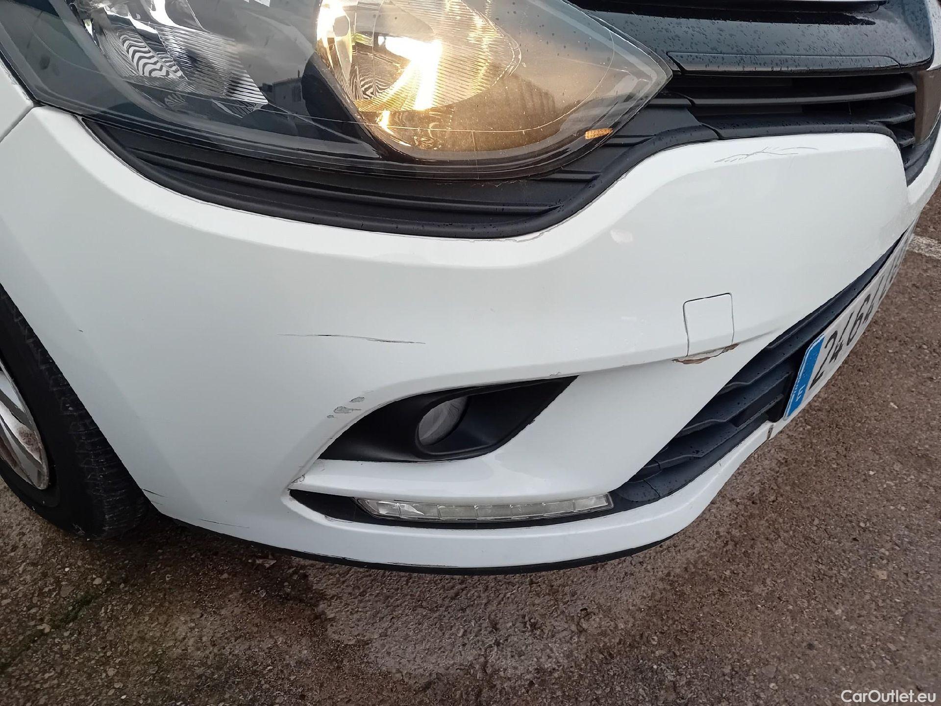  Renault  Clio RENAULT  / 2016 / 5P / berlina con portón Business TCe 66kW (90CV) GLP -18 #1