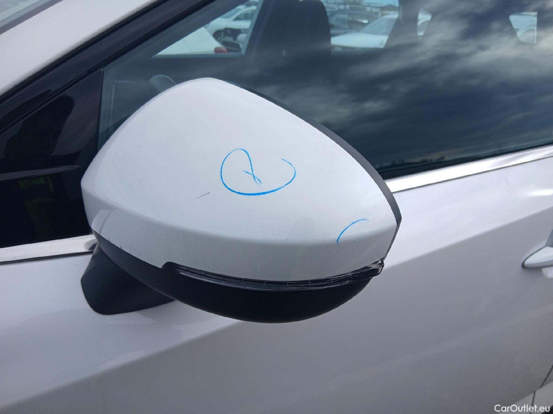  Land Rover  Discovery NISSAN QASHQAI / 2024 / 5P / todoterreno DIG-T 103kW (140CV) mHEV 4x2 Acenta #10