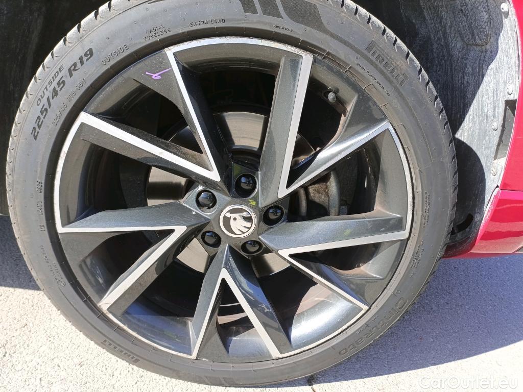  Skoda  Karoq SKODA  / 2017 / 5P / todoterreno 2.0 TDI 110kW (150CV) DSG 4X4 Sportline #12