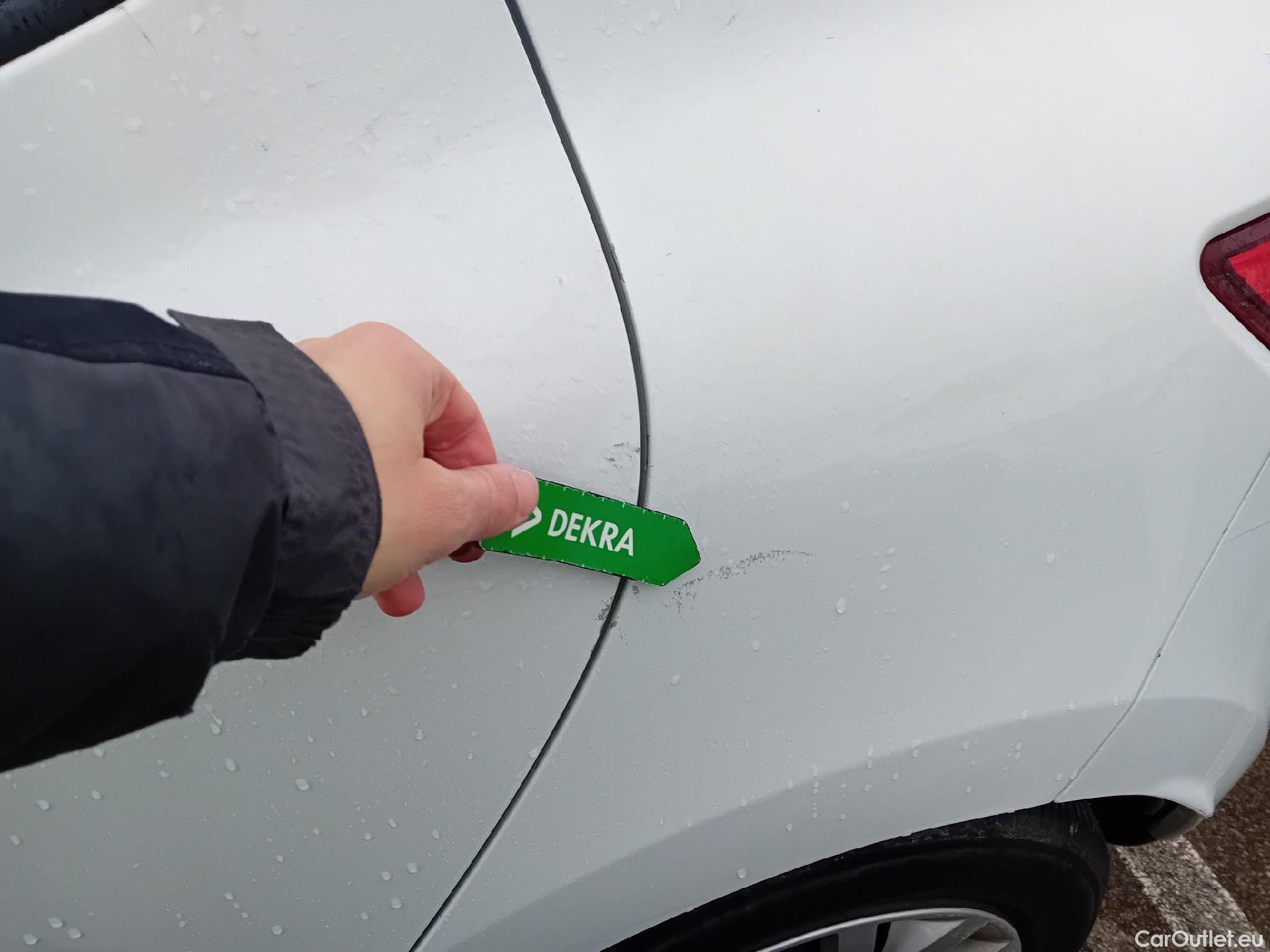  Renault  Clio RENAULT  / 2016 / 5P / berlina con portón Business TCe 66kW (90CV) GLP -18 #17