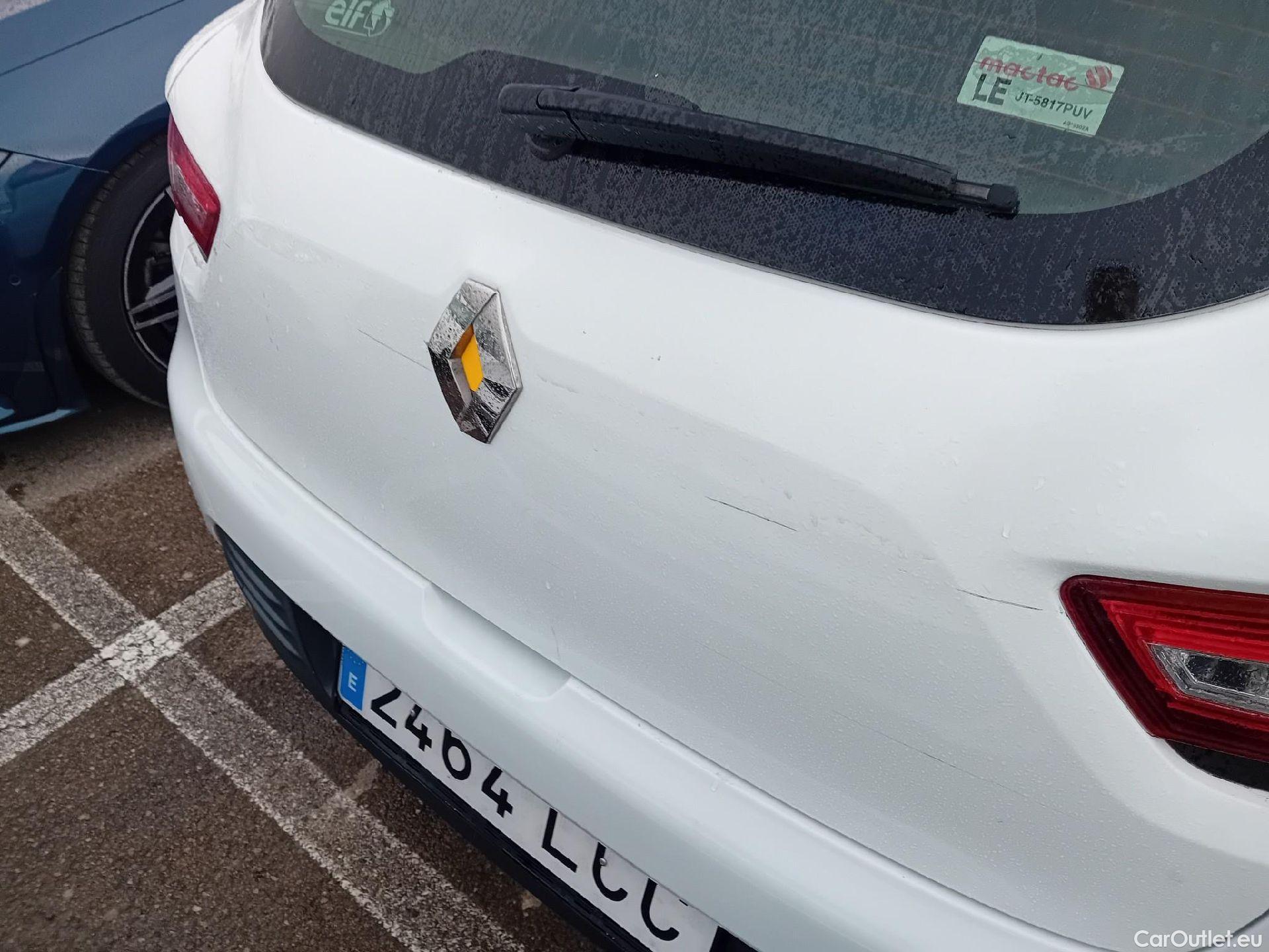  Renault  Clio RENAULT  / 2016 / 5P / berlina con portón Business TCe 66kW (90CV) GLP -18 #16