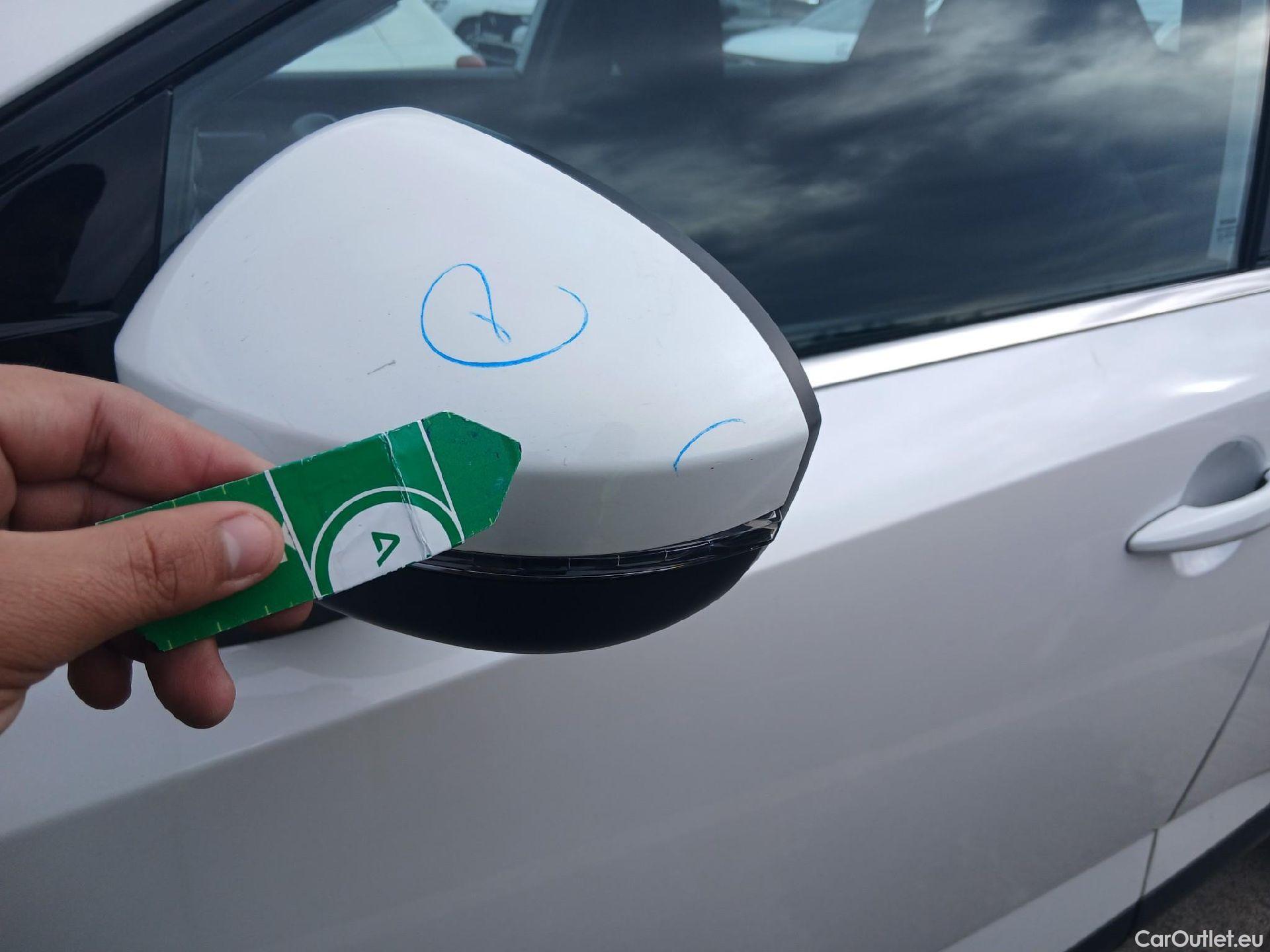  Land Rover  Discovery NISSAN QASHQAI / 2024 / 5P / todoterreno DIG-T 103kW (140CV) mHEV 4x2 Acenta #9