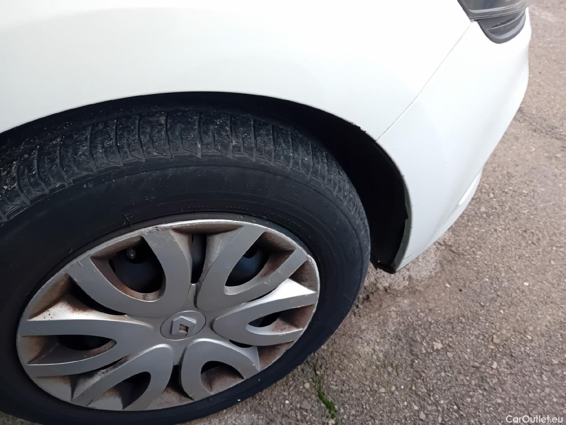  Renault  Clio RENAULT  / 2016 / 5P / berlina con portón Business TCe 66kW (90CV) GLP -18 #29