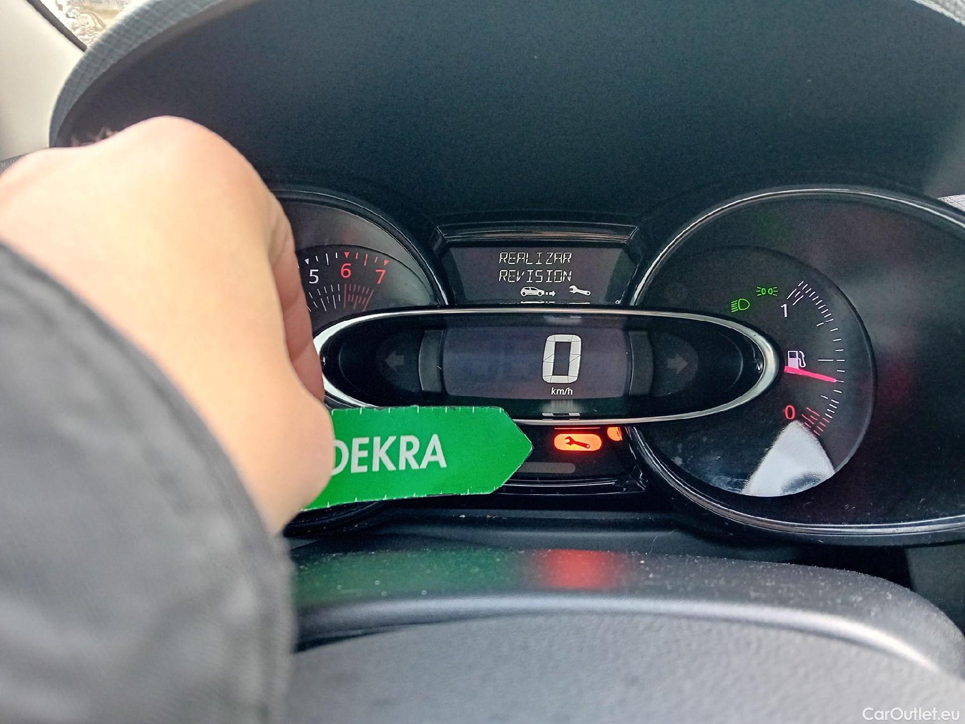  Renault  Clio RENAULT  / 2016 / 5P / berlina con portón Business TCe 66kW (90CV) GLP -18 #31