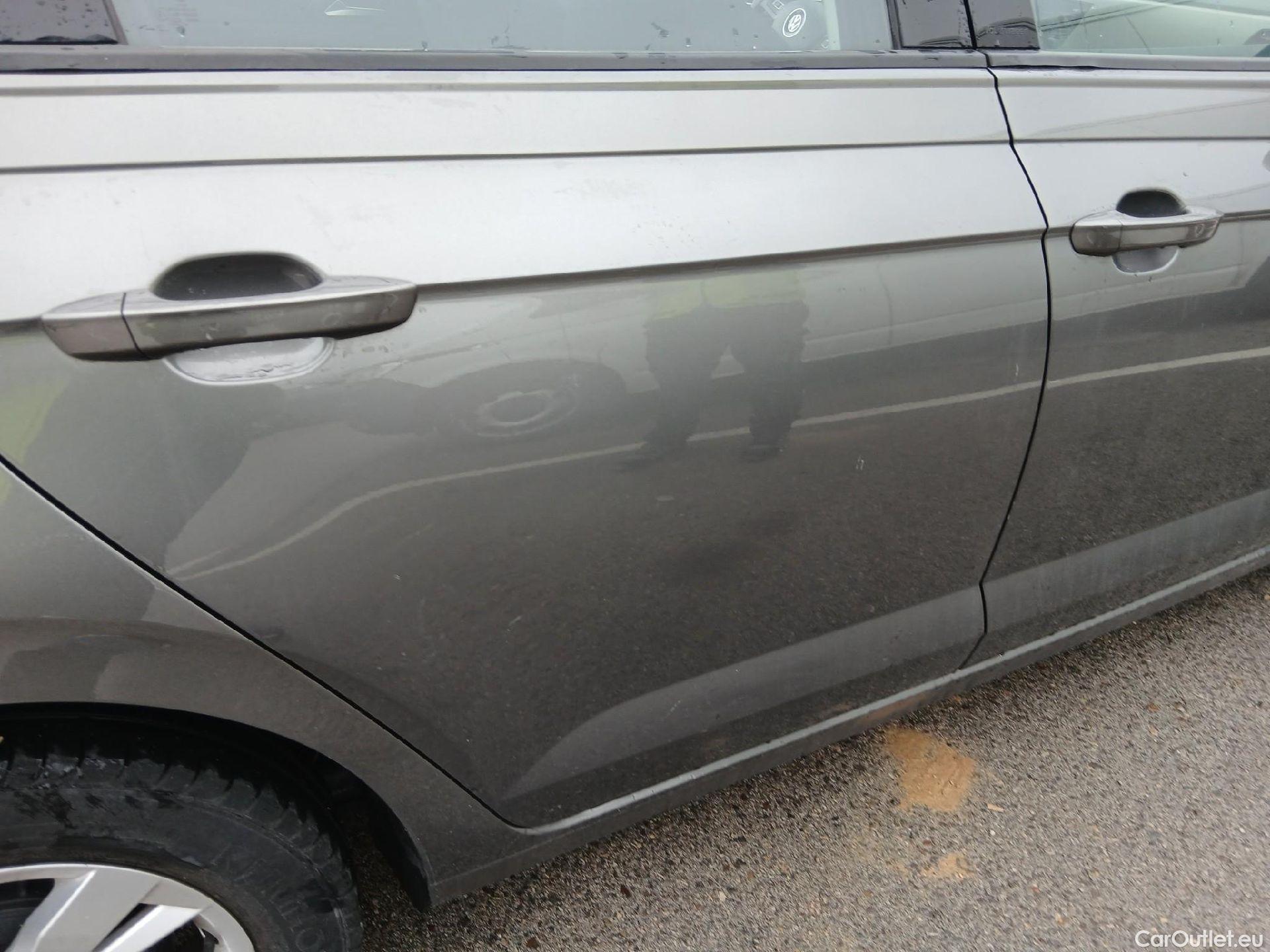  Volkswagen  Polo VOLKSWAGEN  / 2017 / 5P / berlina con portón Advance 1.0 TSI 70kW (95CV) #19