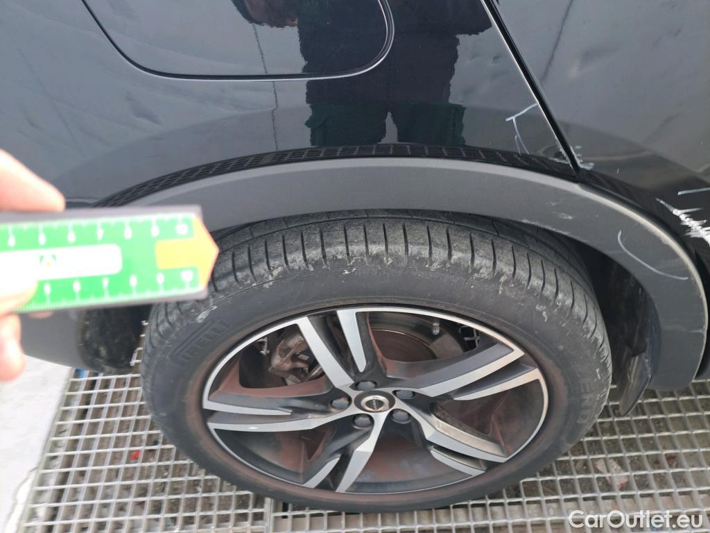  Volvo  XC 40 VOLVO XC40 / 2017 / 5P / todoterreno 1.5 T5 Twin Recharge R-Design Exp Auto #25