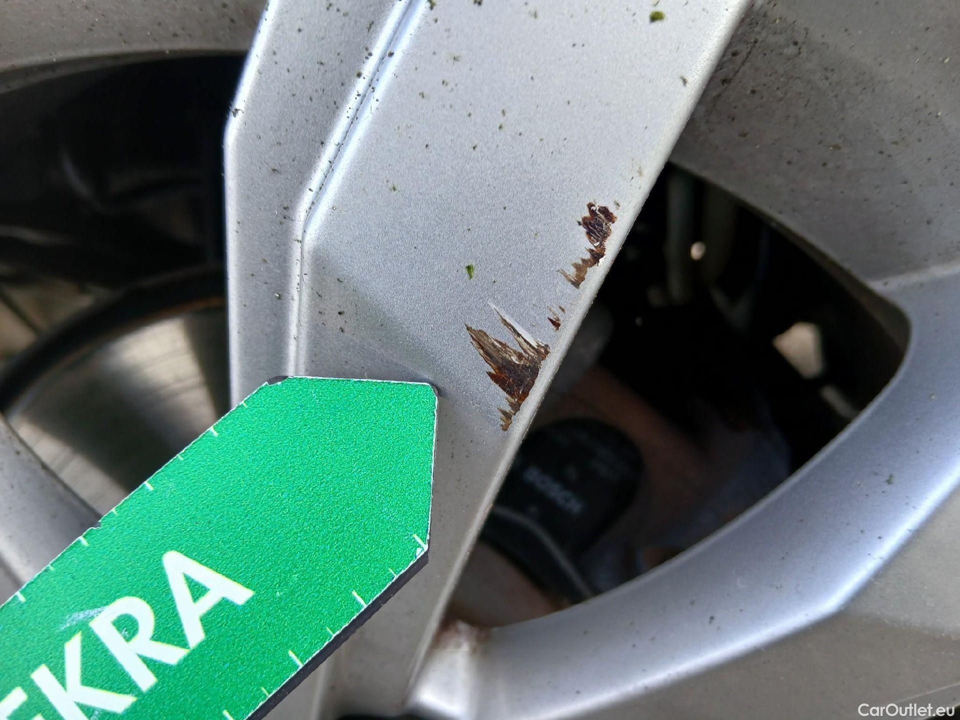  Volkswagen  T-ROC VOLKSWAGEN  / 2017 / 5P / todoterreno Advance 1.0 TSI 85kW (115CV) (CX) #38