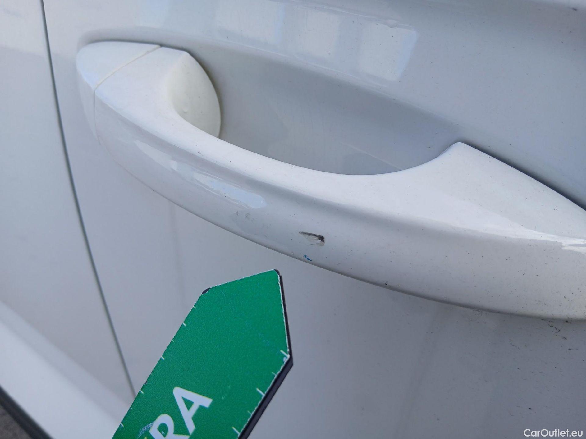  Volkswagen  T-ROC VOLKSWAGEN  / 2017 / 5P / todoterreno Advance 1.0 TSI 85kW (115CV) (CX) #48