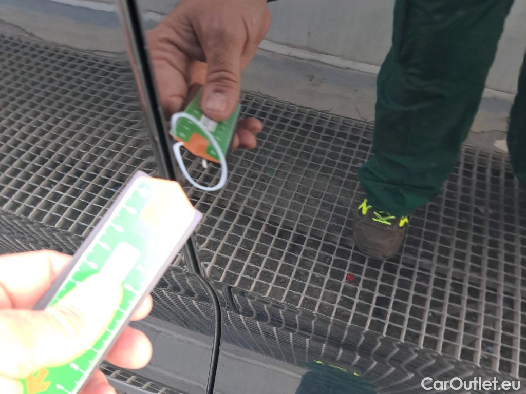  Volvo  XC 40 VOLVO XC40 / 2017 / 5P / todoterreno 1.5 T5 Twin Recharge R-Design Exp Auto #35