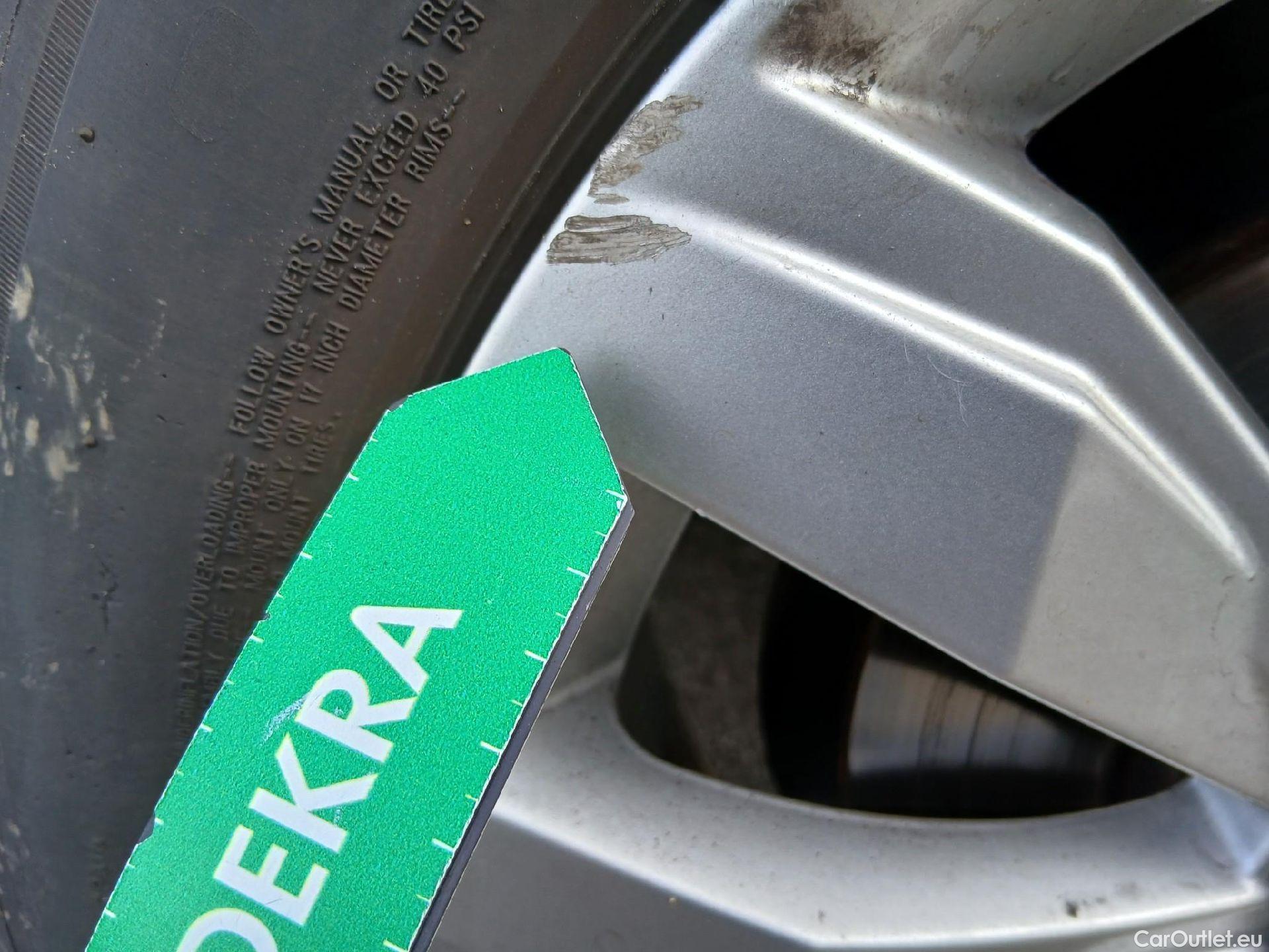  Volkswagen  T-ROC VOLKSWAGEN  / 2017 / 5P / todoterreno Advance 1.0 TSI 85kW (115CV) (CX) #51