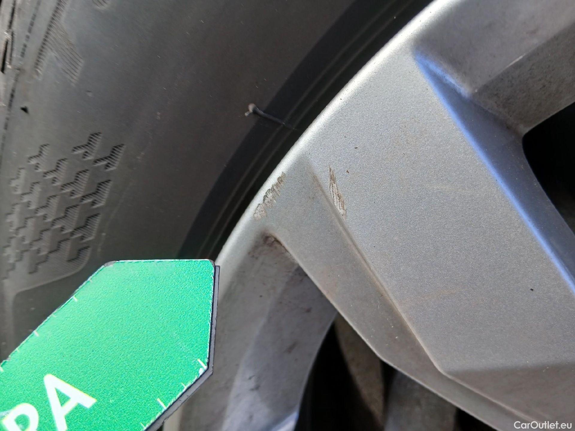  Volkswagen  T-ROC VOLKSWAGEN  / 2017 / 5P / todoterreno Advance 1.0 TSI 85kW (115CV) (CX) #17