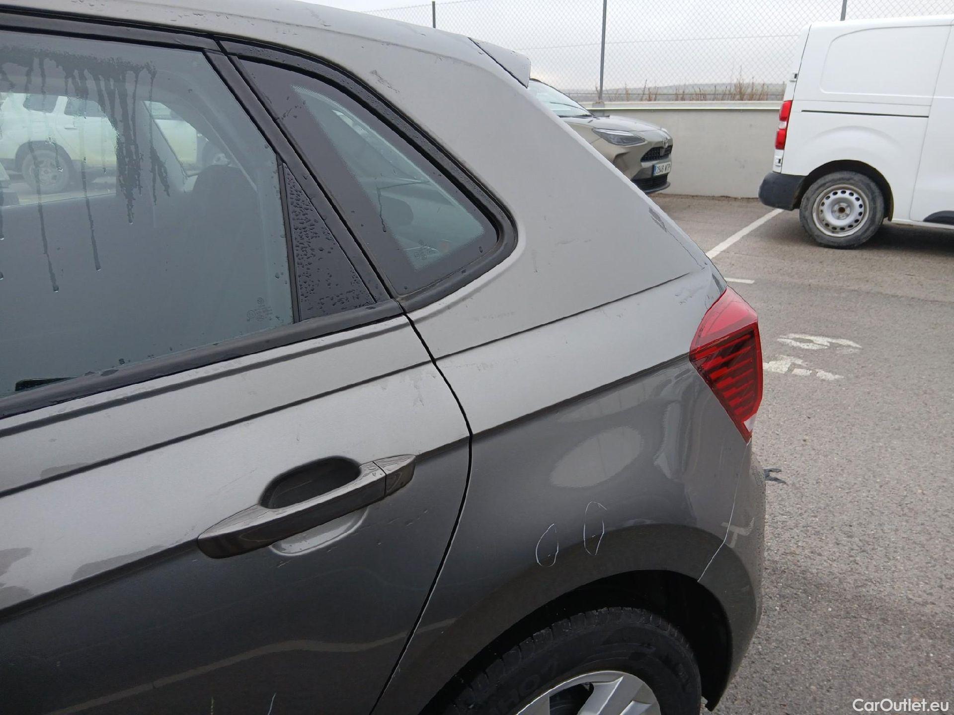  Volkswagen  Polo VOLKSWAGEN  / 2017 / 5P / berlina con portón Advance 1.0 TSI 70kW (95CV) #16