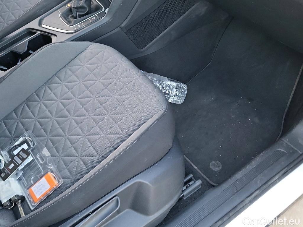  Volkswagen  Tiguan VOLKSWAGEN  / 2020 / 5P / todoterreno Life 1.5 TSI 110kW (150CV) DSG #17