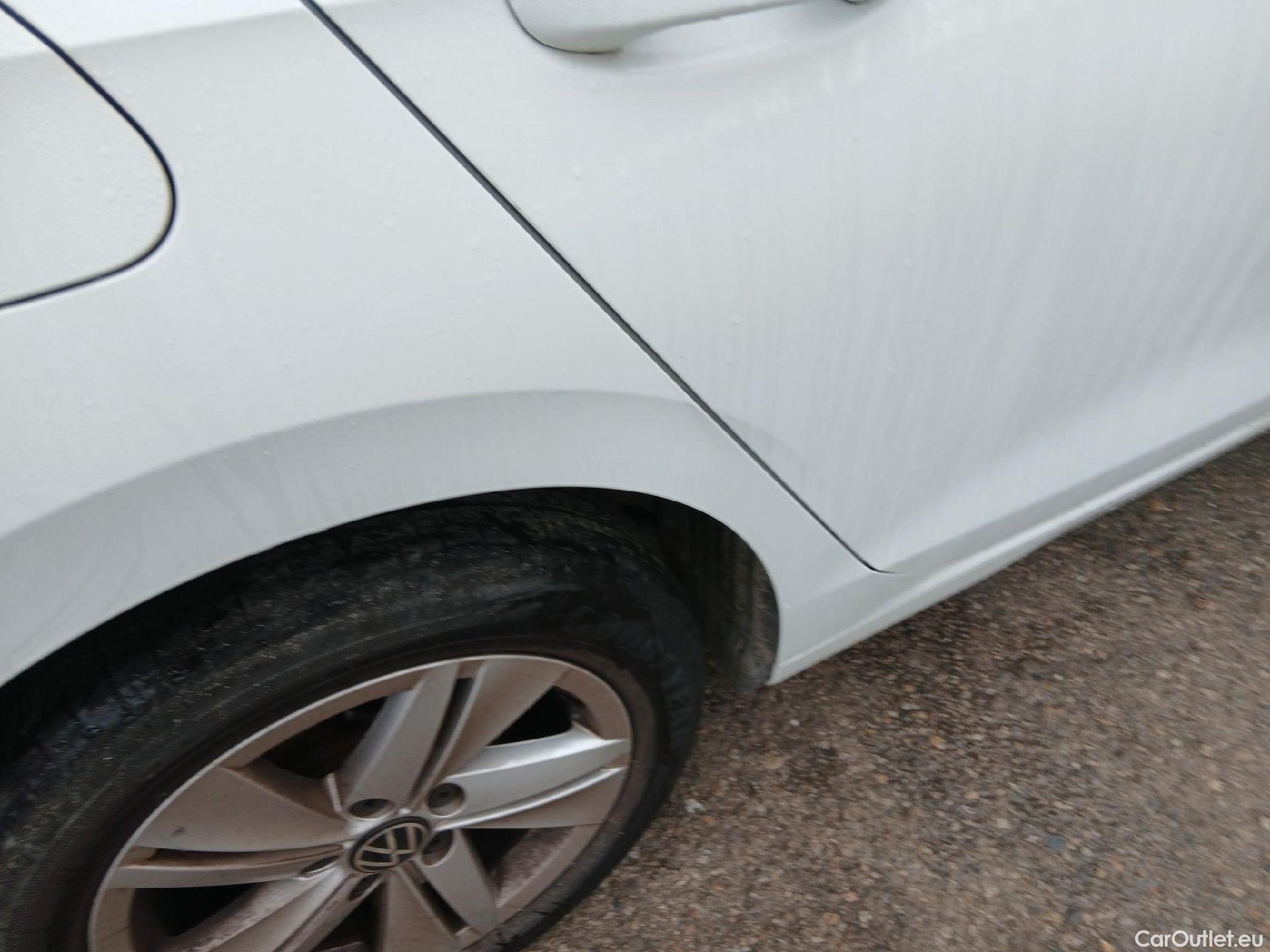  Volkswagen  Golf  VOLKSWAGEN / 2020 / 5P / berlina con portón Life 1.0 eTSI 81kW (110CV) DSG #10