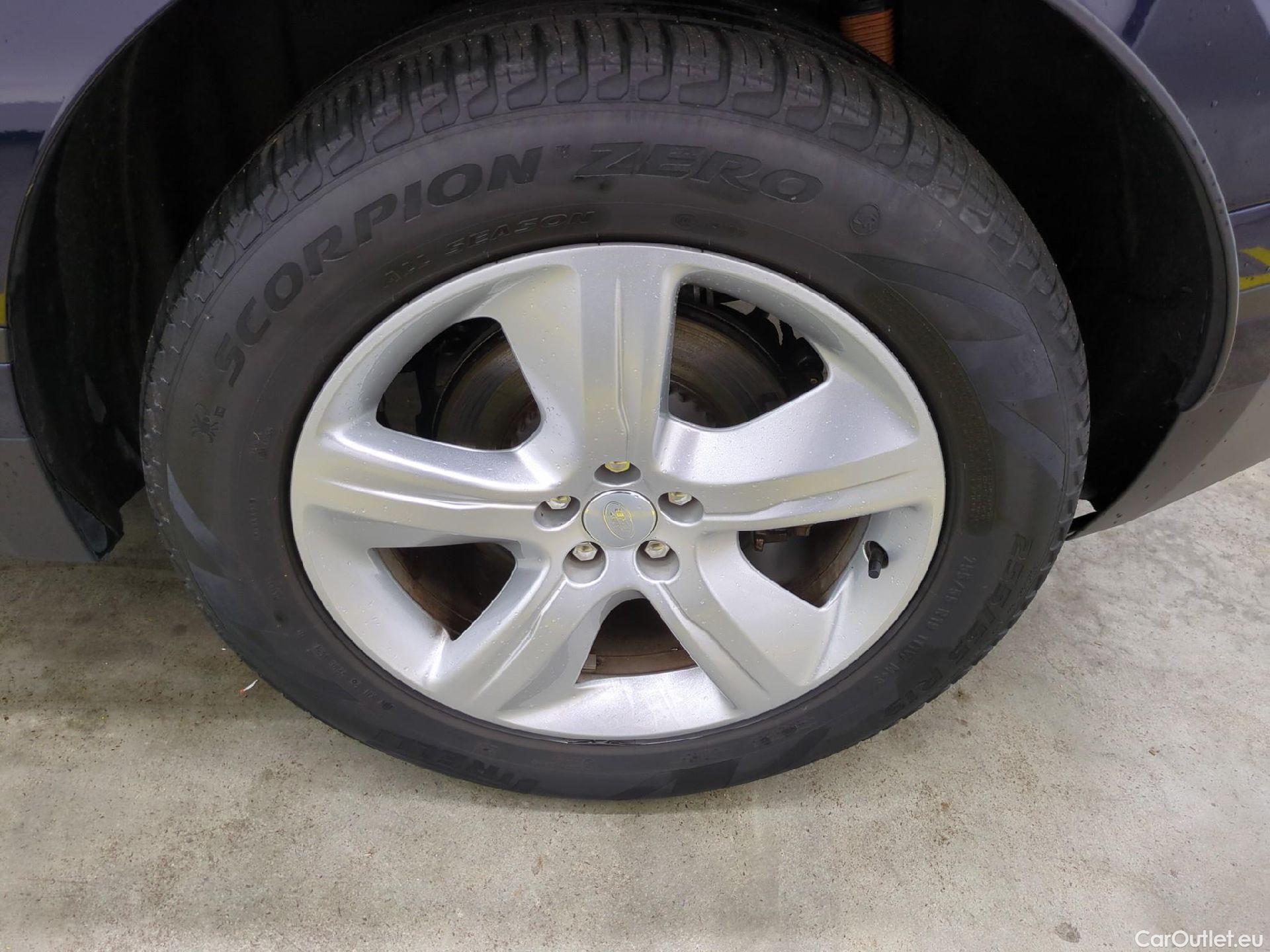  Land Rover  Range Rover LAND ROVER  Velar / 2017 / 5P / SUV 2.0 P400e PHEV BVA S #3