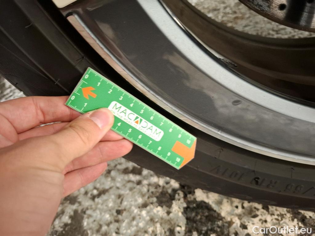  Mercedes  G-Klasee MERCEDES-BENZ GLC Coupe / 2019 / 5P / Coupé GLC 300 e AMG Line 4Matic #6