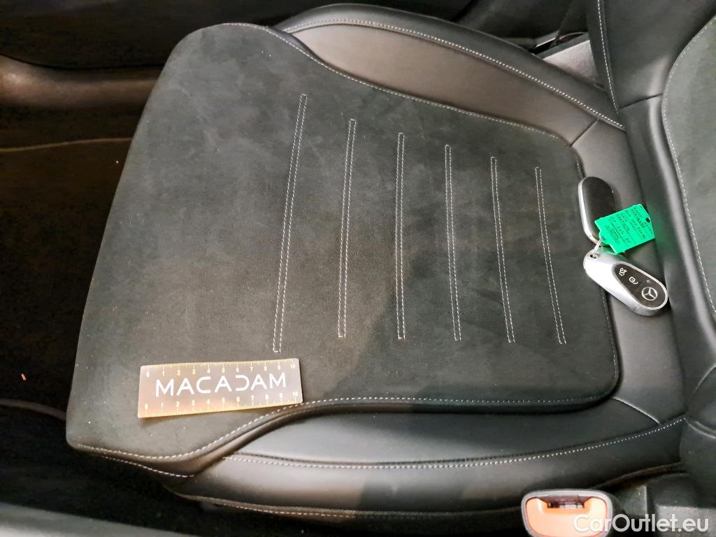  Mercedes  GLC MERCEDES-BENZ  / 2022 / 5P / SUV  300 de AMG Line 4MATIC #4