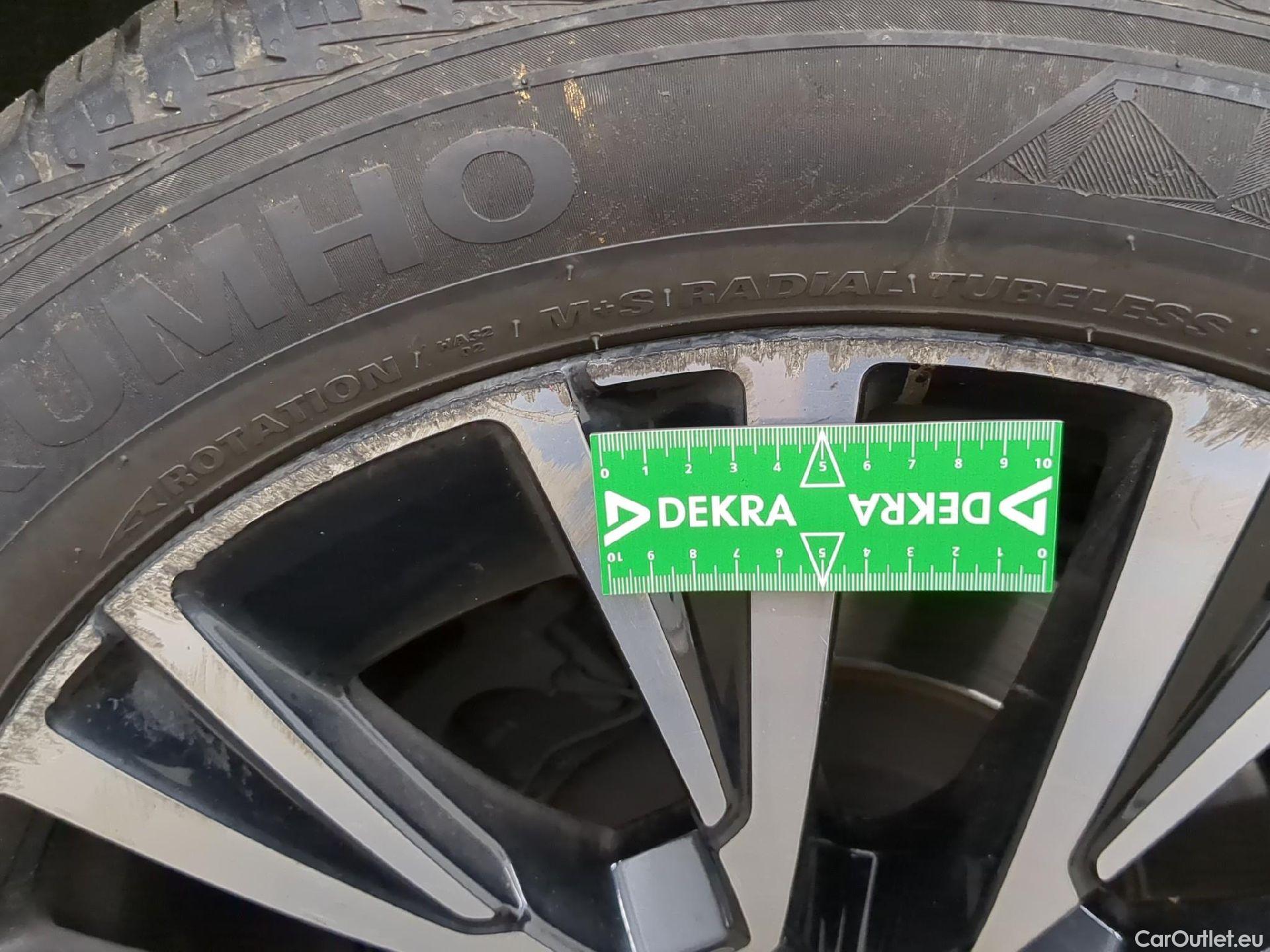  Volvo  XC90 VOLVO  / 2019 / 5P / SUV Recharge T8 AWD GT 8 Ultimate Dark #24