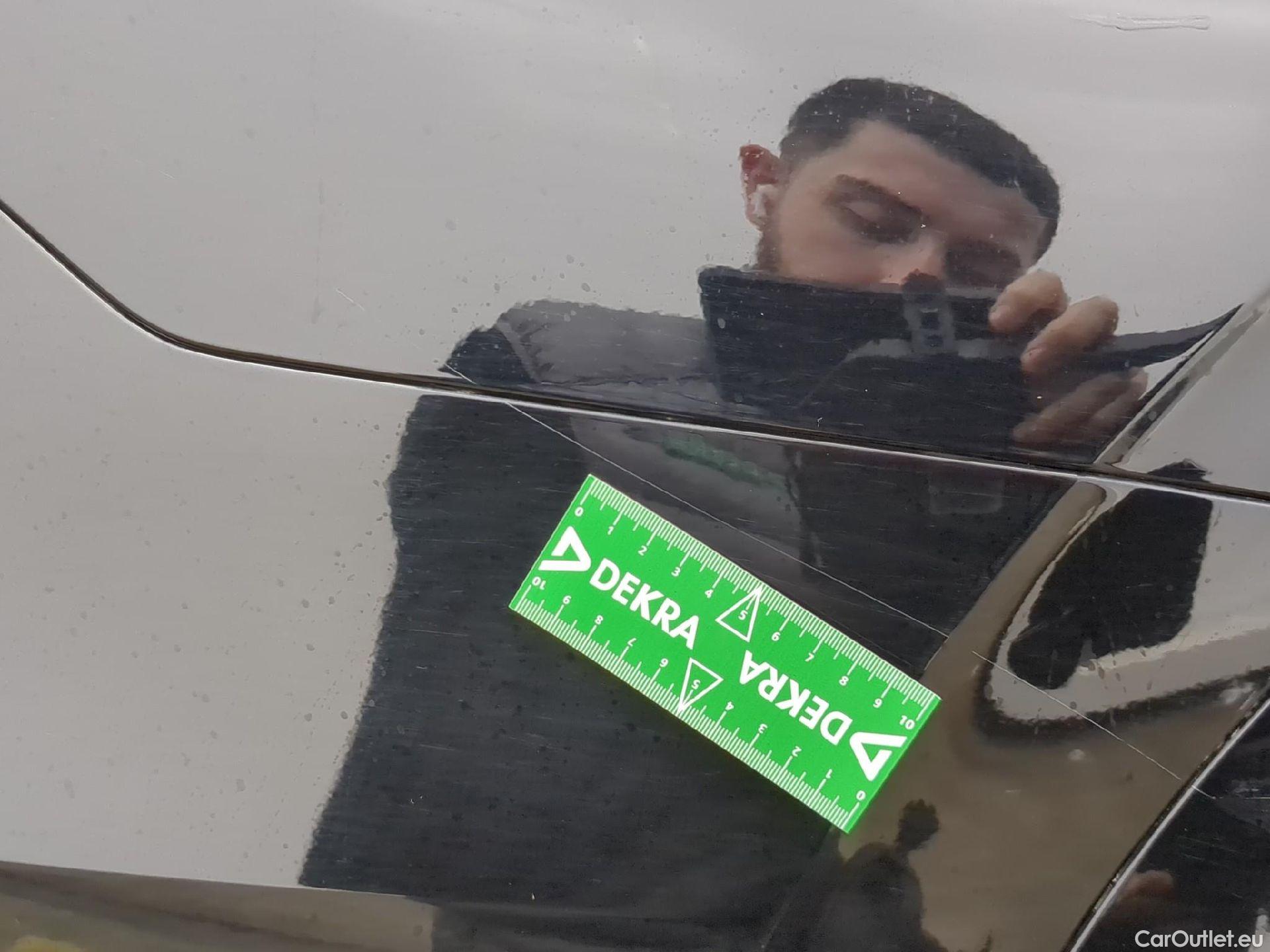  Volvo  XC90 VOLVO  / 2019 / 5P / SUV Recharge T8 AWD GT 8 Ultimate Dark #28