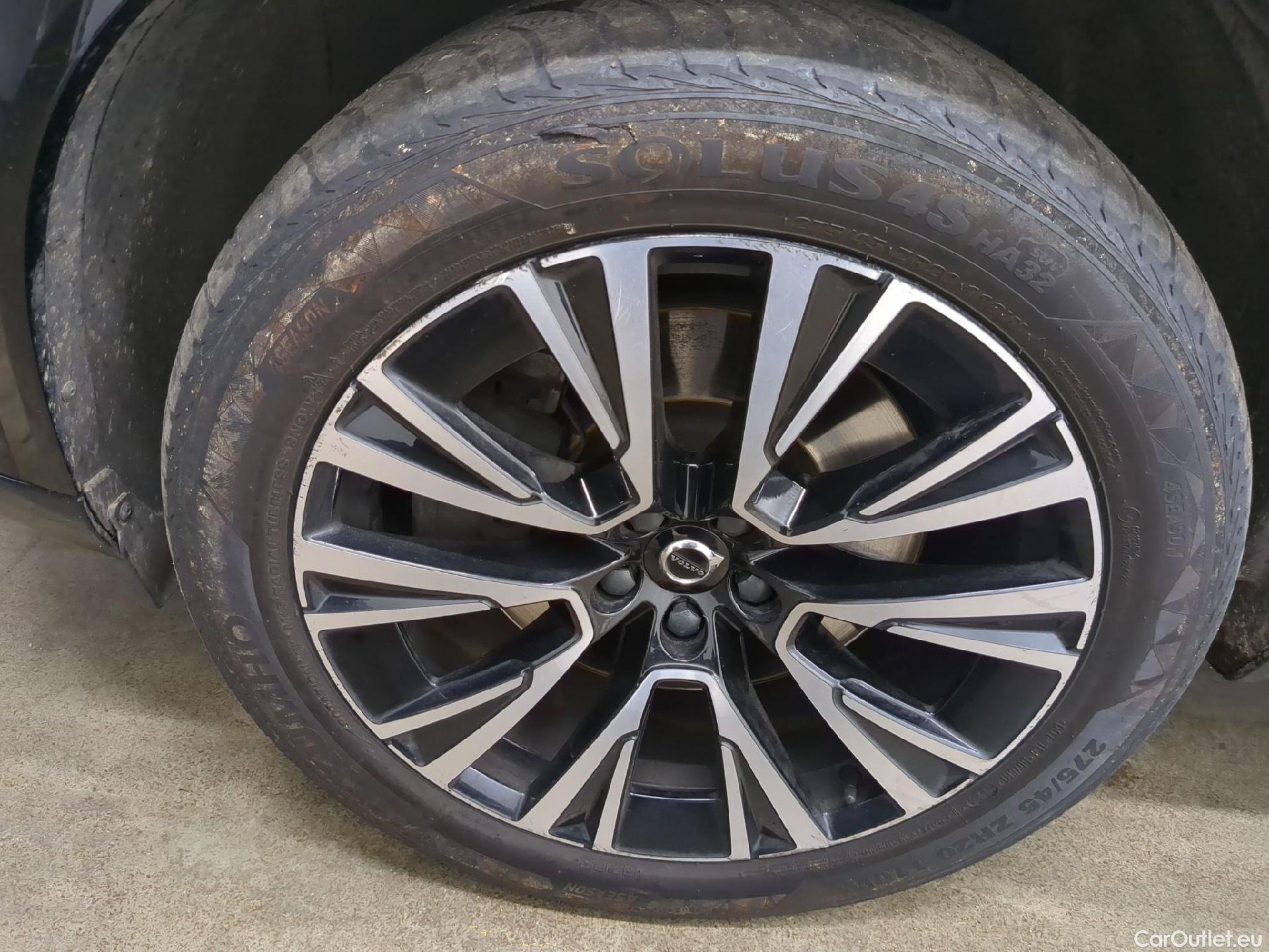  Volvo  XC90 VOLVO  / 2019 / 5P / SUV Recharge T8 AWD GT 8 Ultimate Dark #17