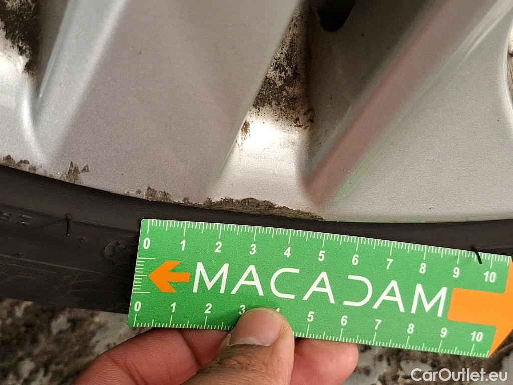  Toyota  Corolla TOYOTA  / 2018 / 5P / Berline Hybride 122h Dynamic Business #18